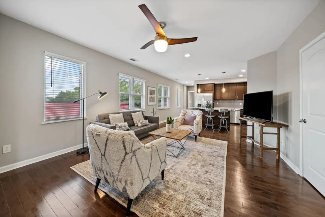 Classy 2BR Condo Near City Centre OTR, UC, Zoo 8
