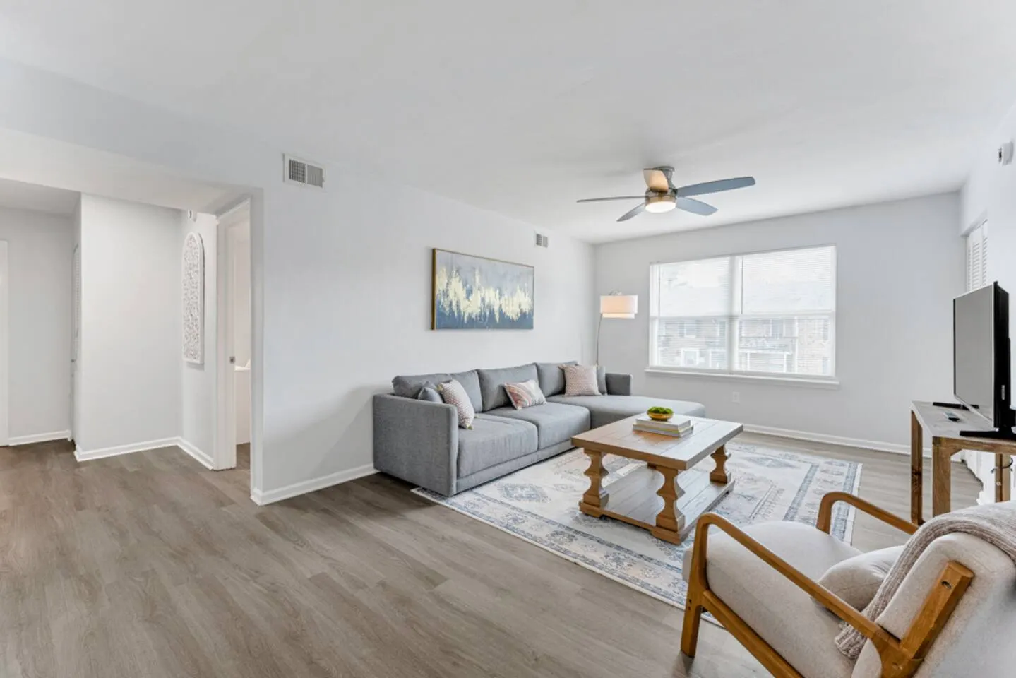 Spacious 3BR Near Oceanfront • Extended Stay — photo 4