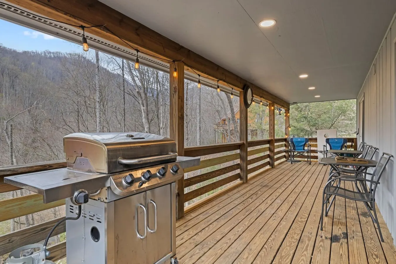 Crashing Creek Cabin Hot Tub w/ Mtn Views & King 16