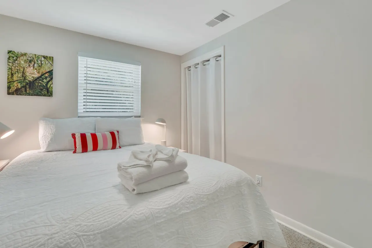 The Mary Ann: 3BR Beach House, Private Pool 9