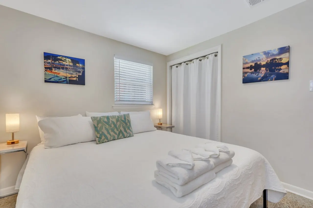 The Mary Ann: 3BR Beach House, Private Pool 11