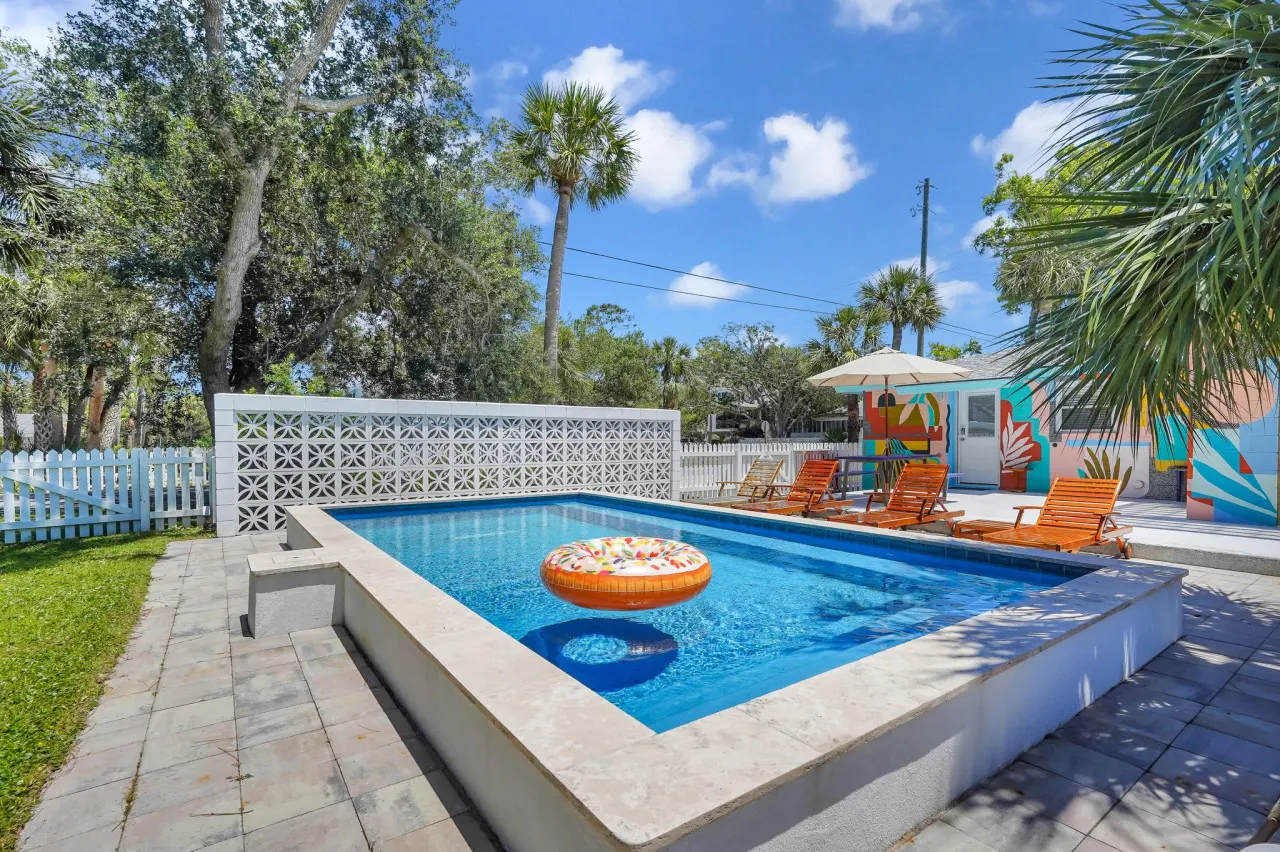 The Mary Ann: 3BR Beach House, Private Pool — photo 3