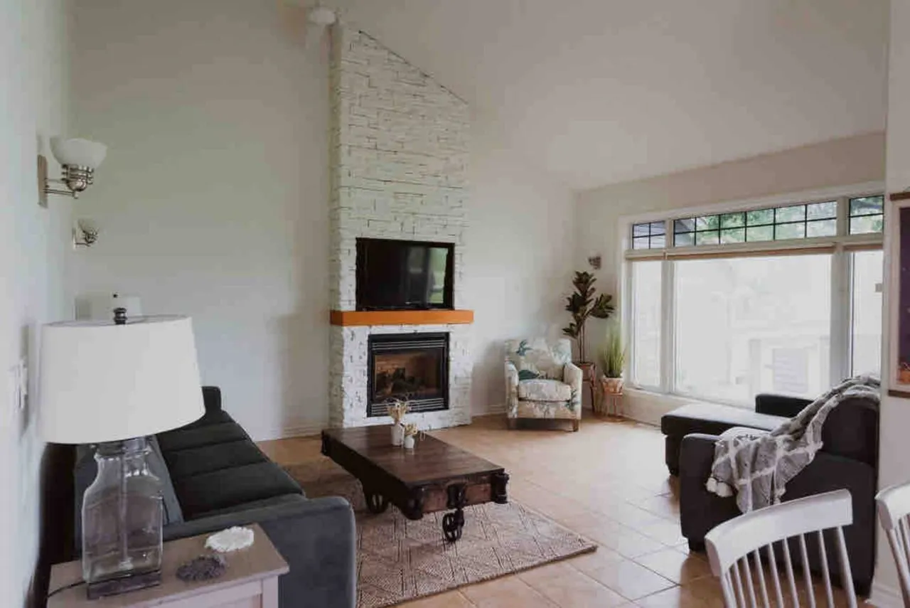 Sparks Waterfront Cottages- Blue Point Bay 14
