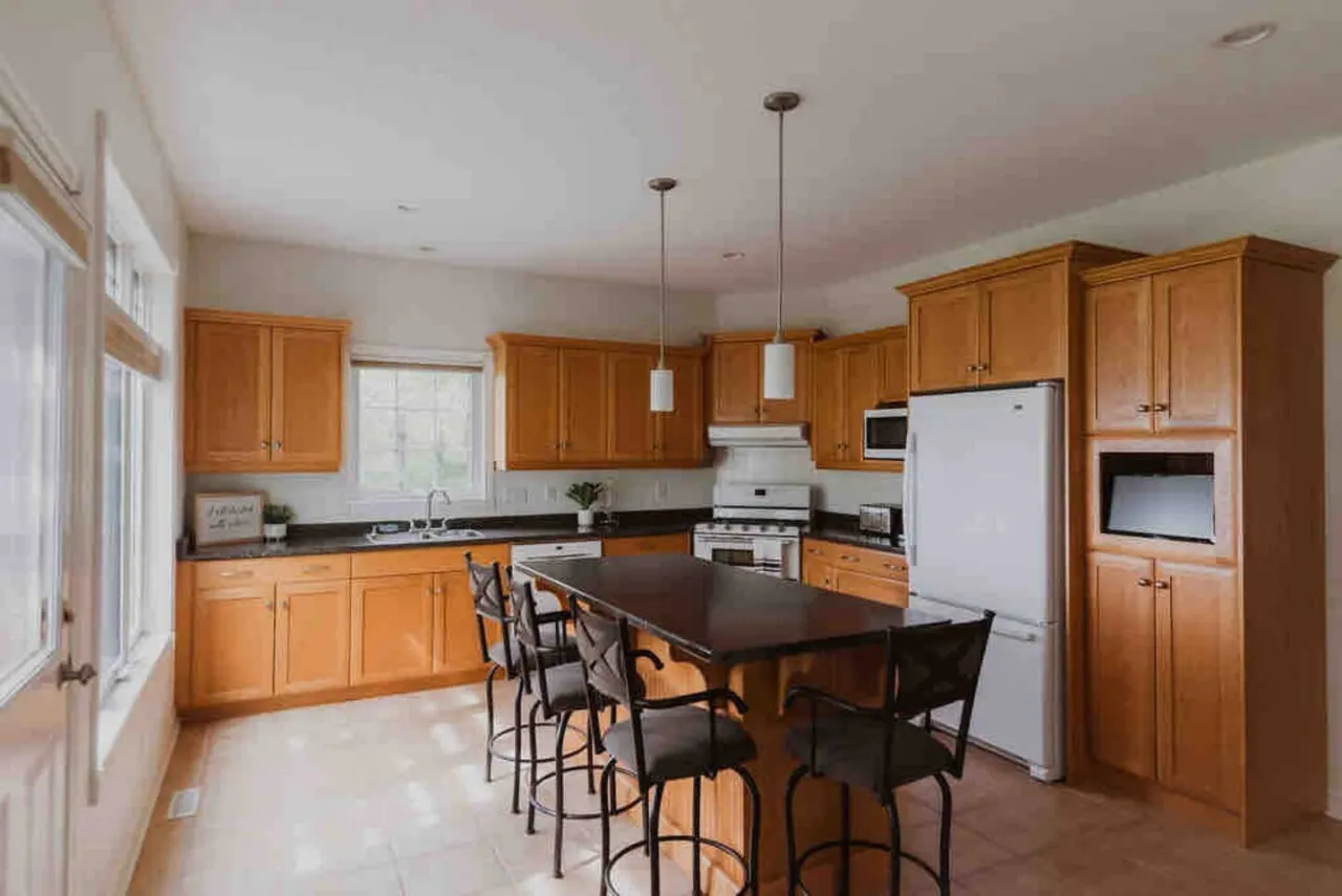 Sparks Waterfront Cottages- Blue Point Bay 15
