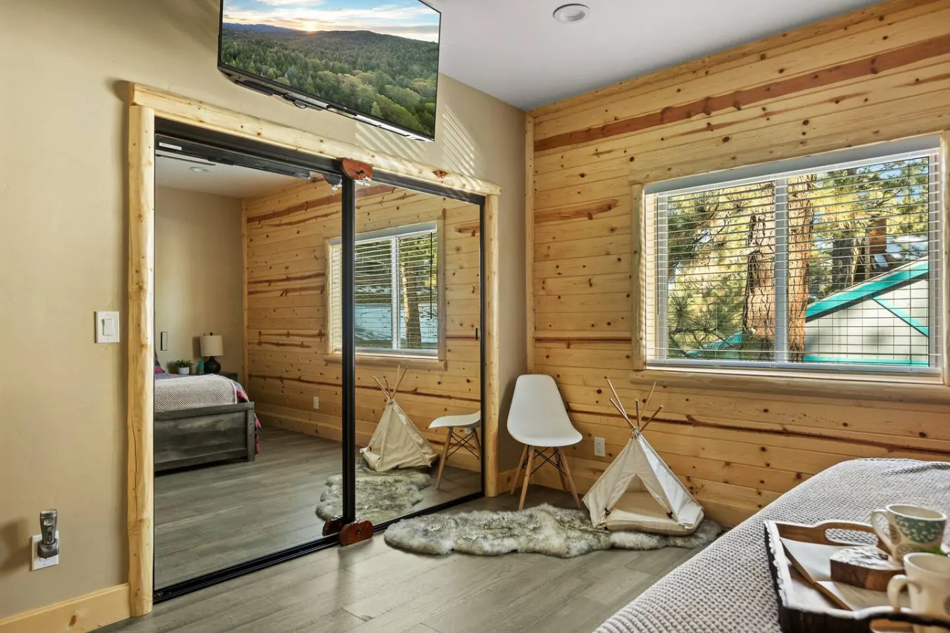 High Altitude Modern Retreat, Game Room & Hot Tub 15