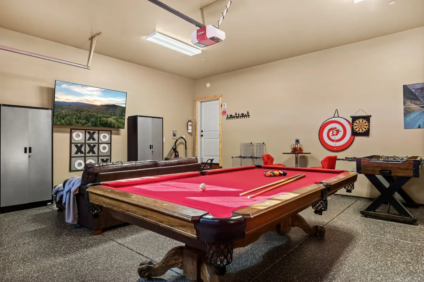High Altitude Modern Retreat, Game Room & Hot Tub — photo 3