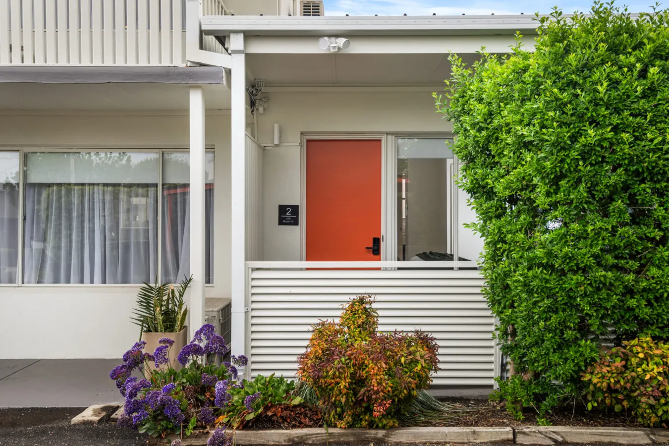 Convenient across from Geelong Hospital — photo 2