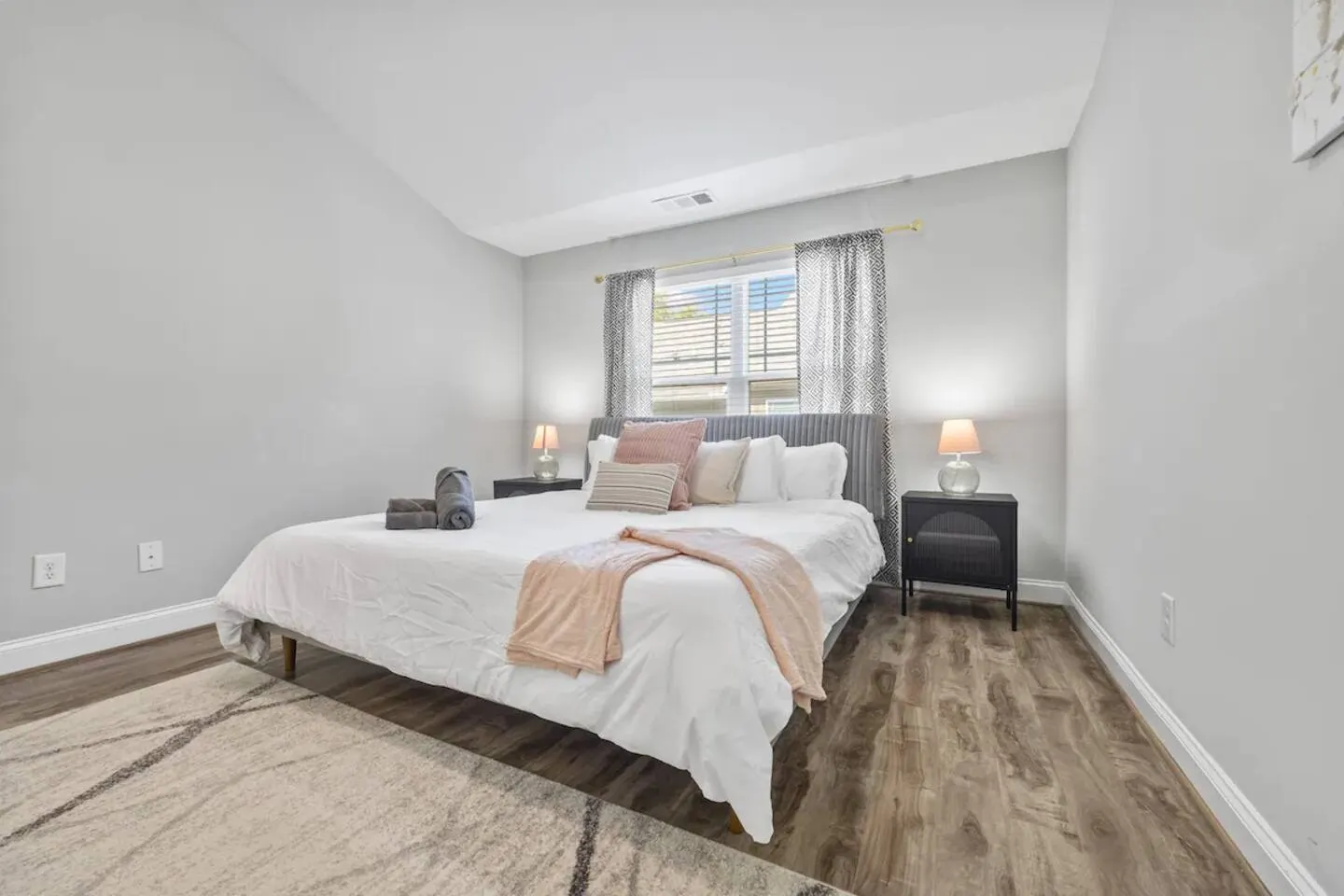 Modern 2BR Townhome Near BeltLine 14