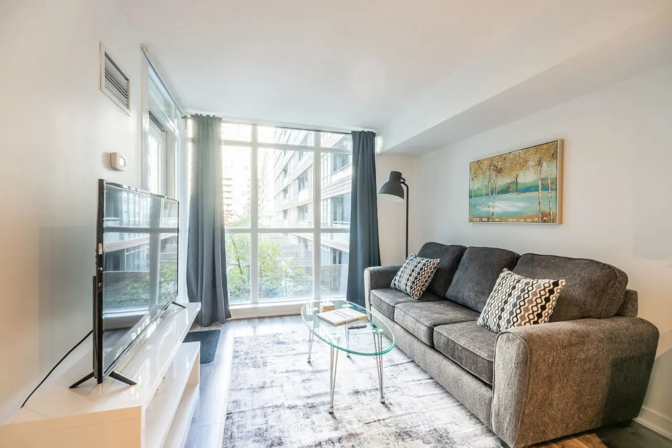 Modern 1BR Condo Sleeps 4 Free Parking 10