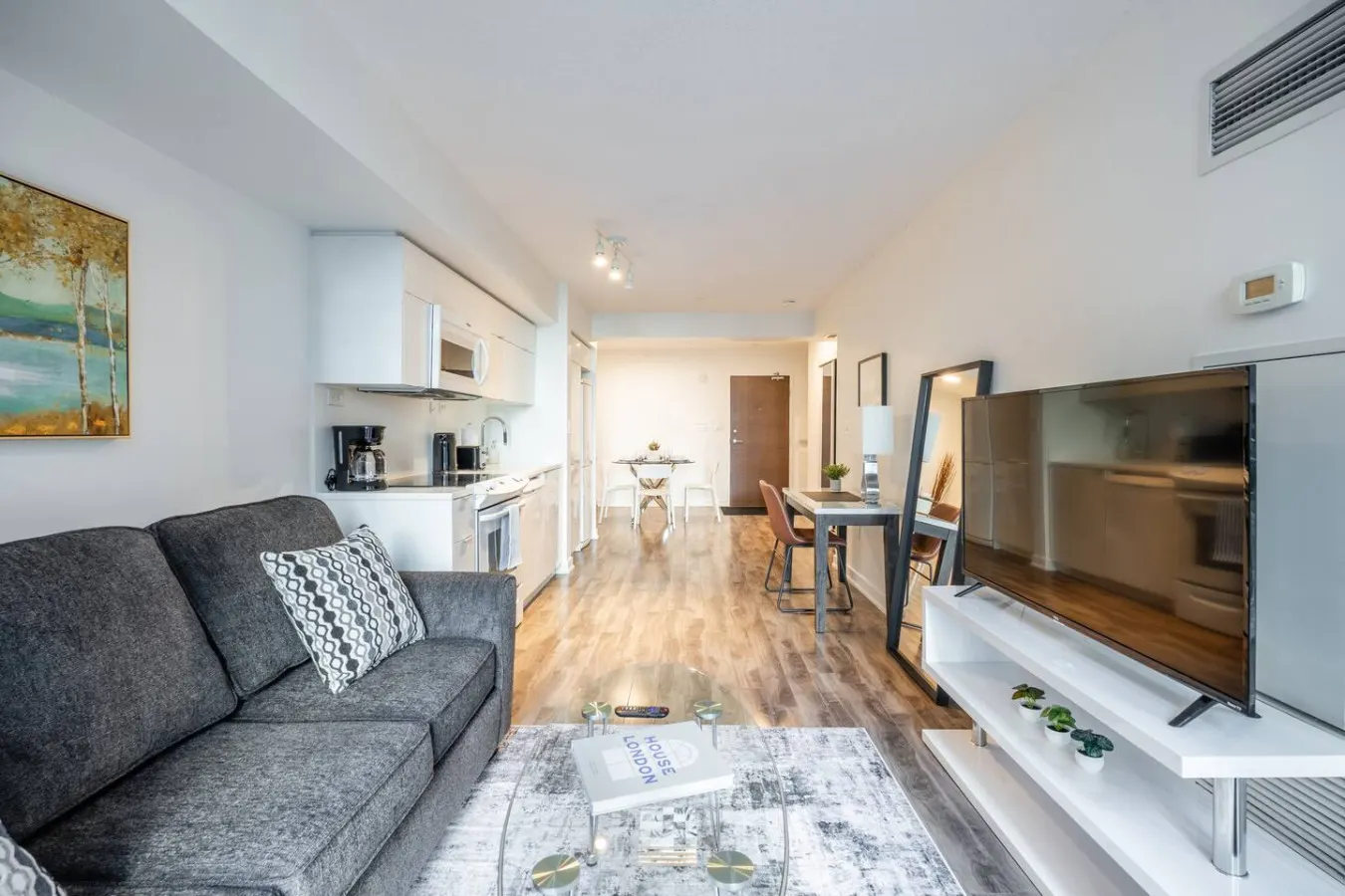 Modern 1BR Condo Sleeps 4 Free Parking 11