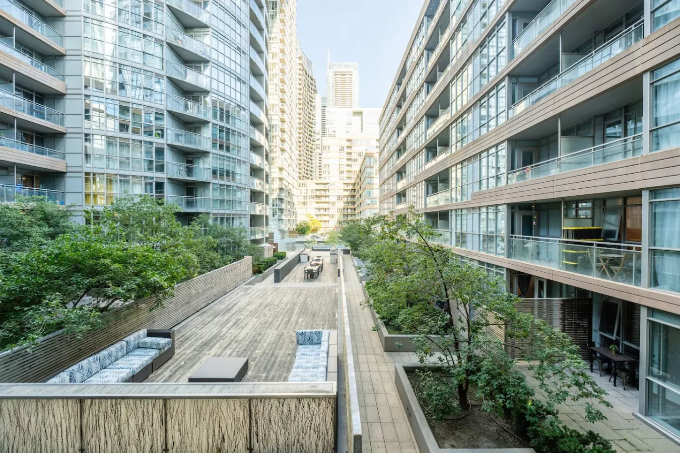 Modern 1BR Condo Sleeps 4 Free Parking 17