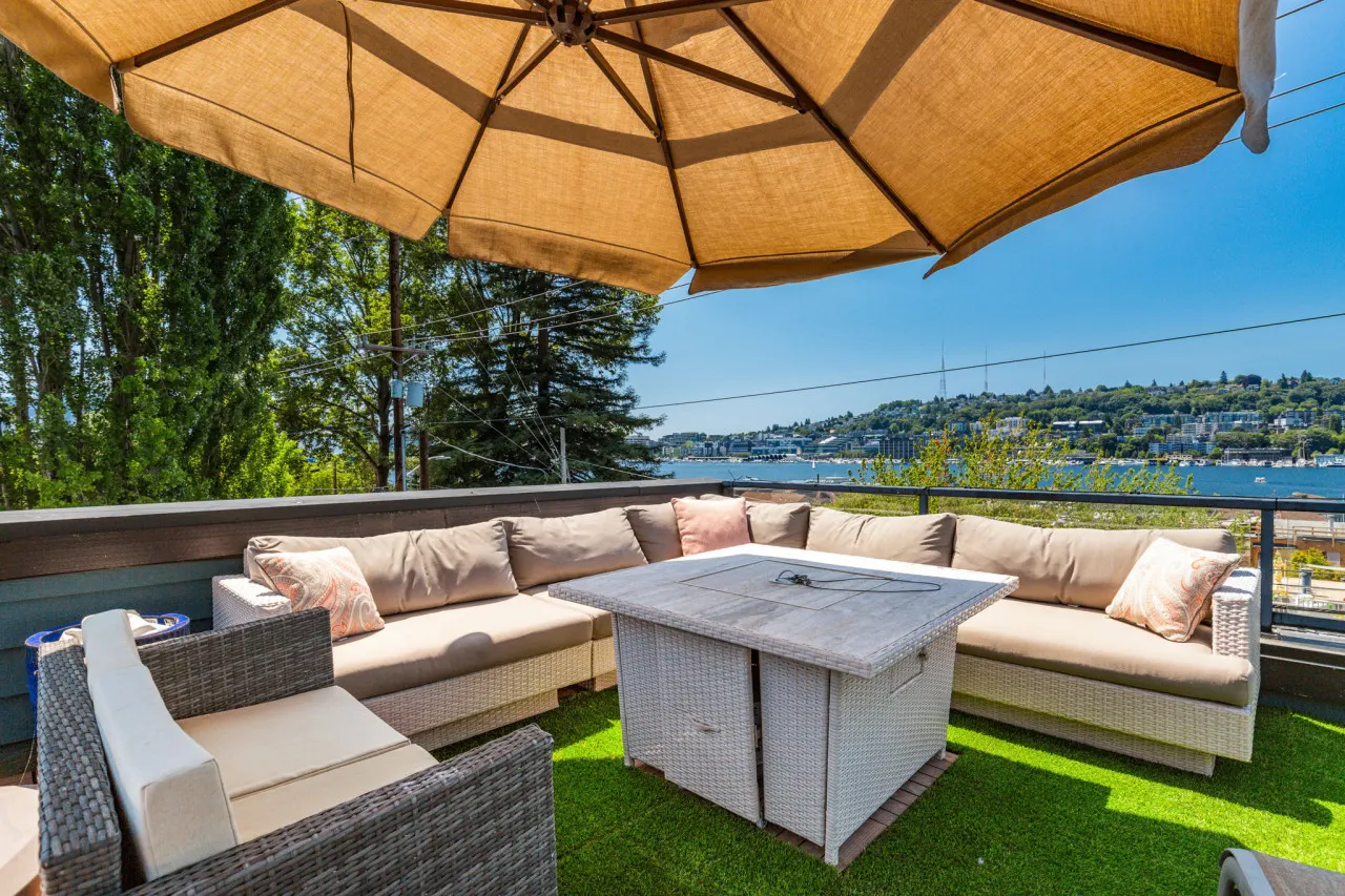 130 - Rooftop Deck 180° Lake Views! 13