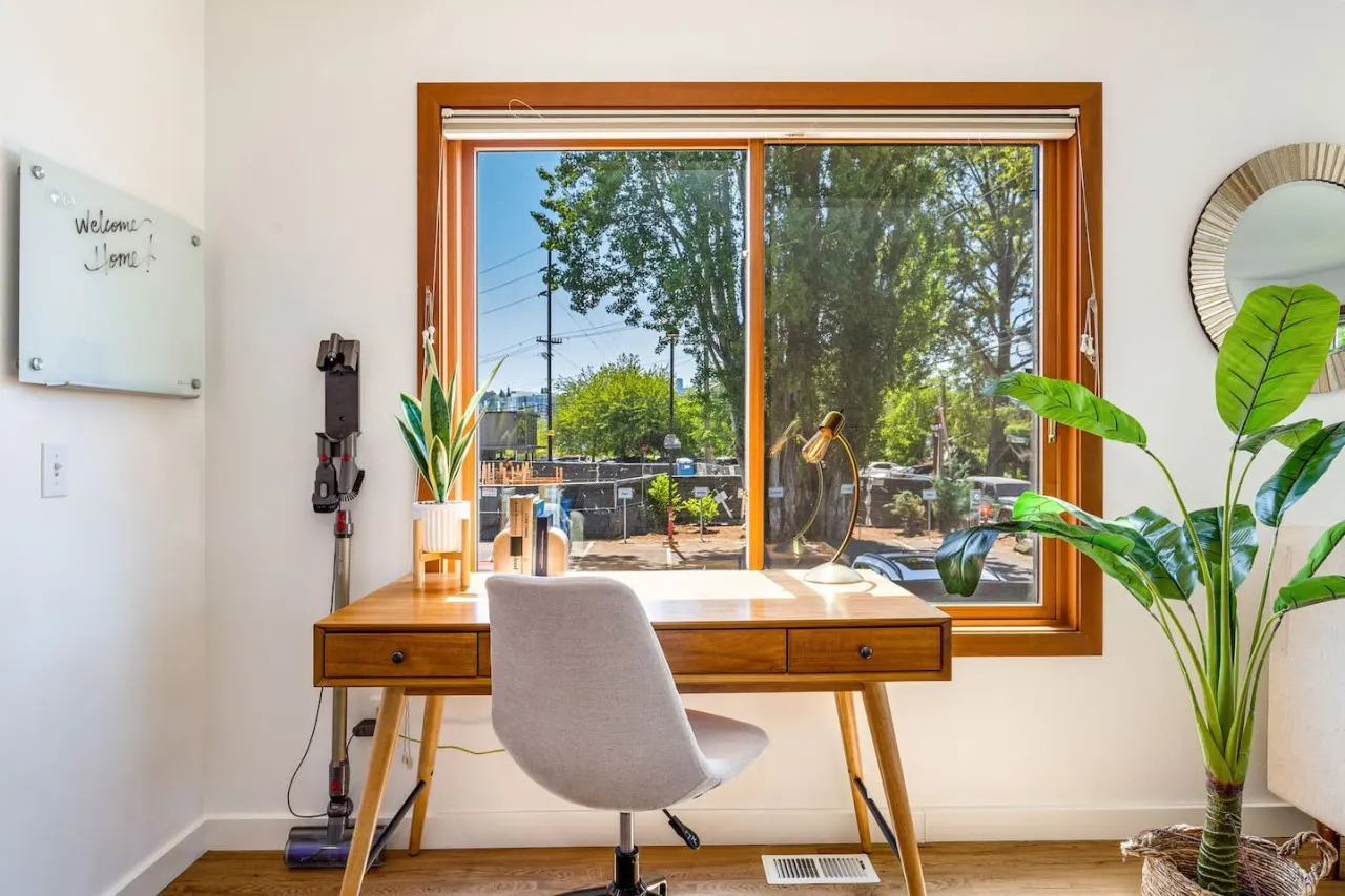 130 - Rooftop Deck 180° Lake Views! 3