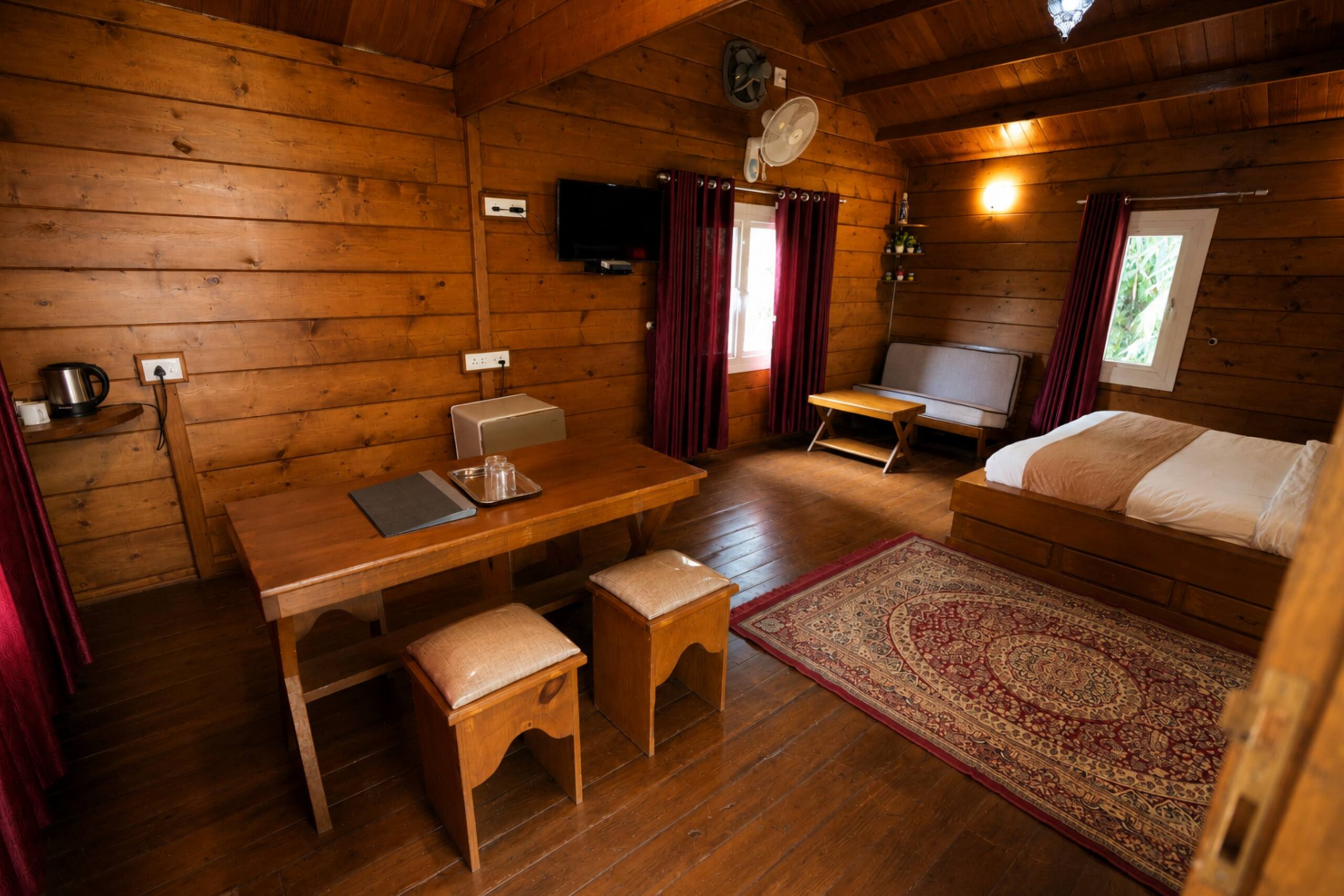 Wood House Honeymoon Cottage 7