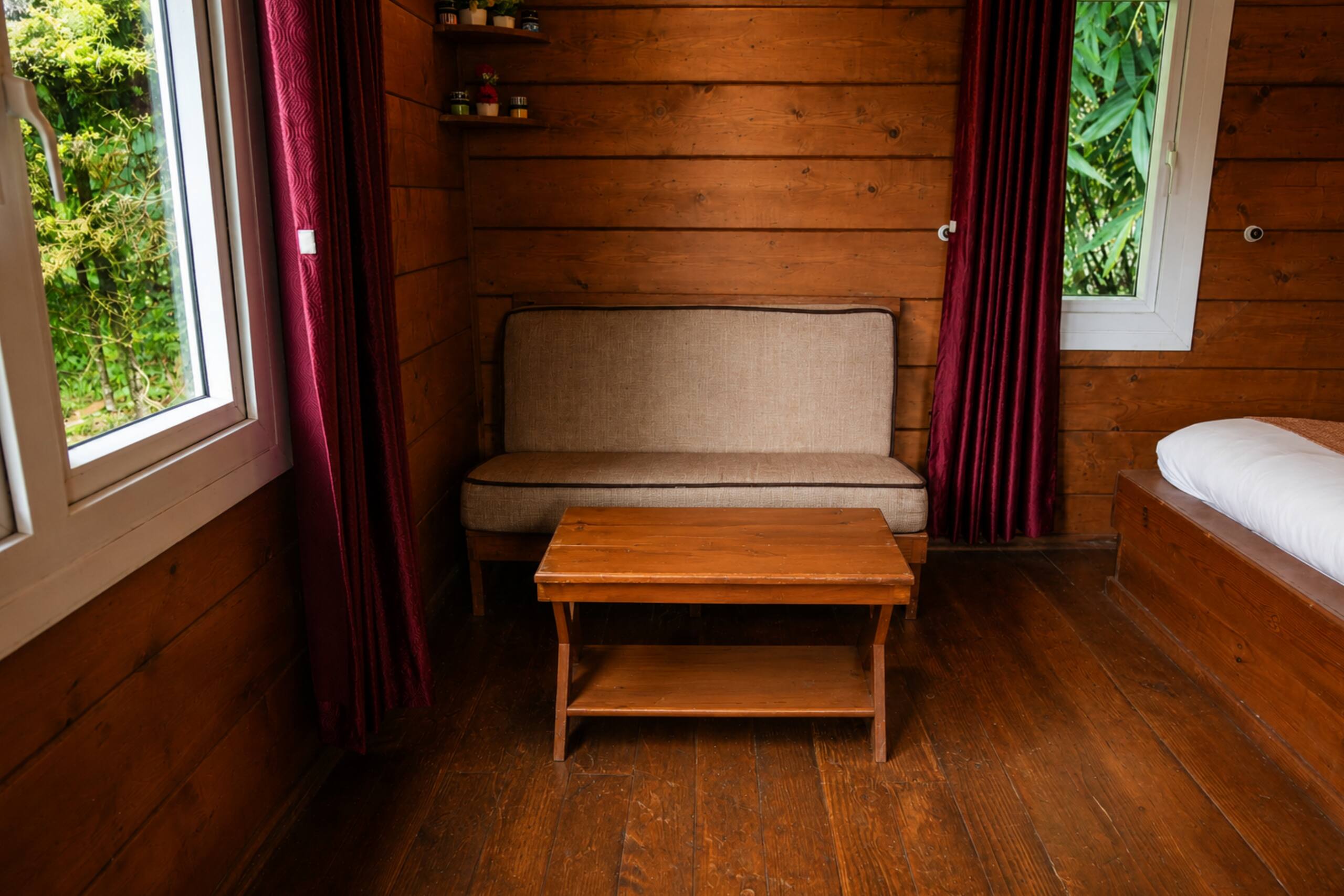 Wood House Honeymoon Cottage 17