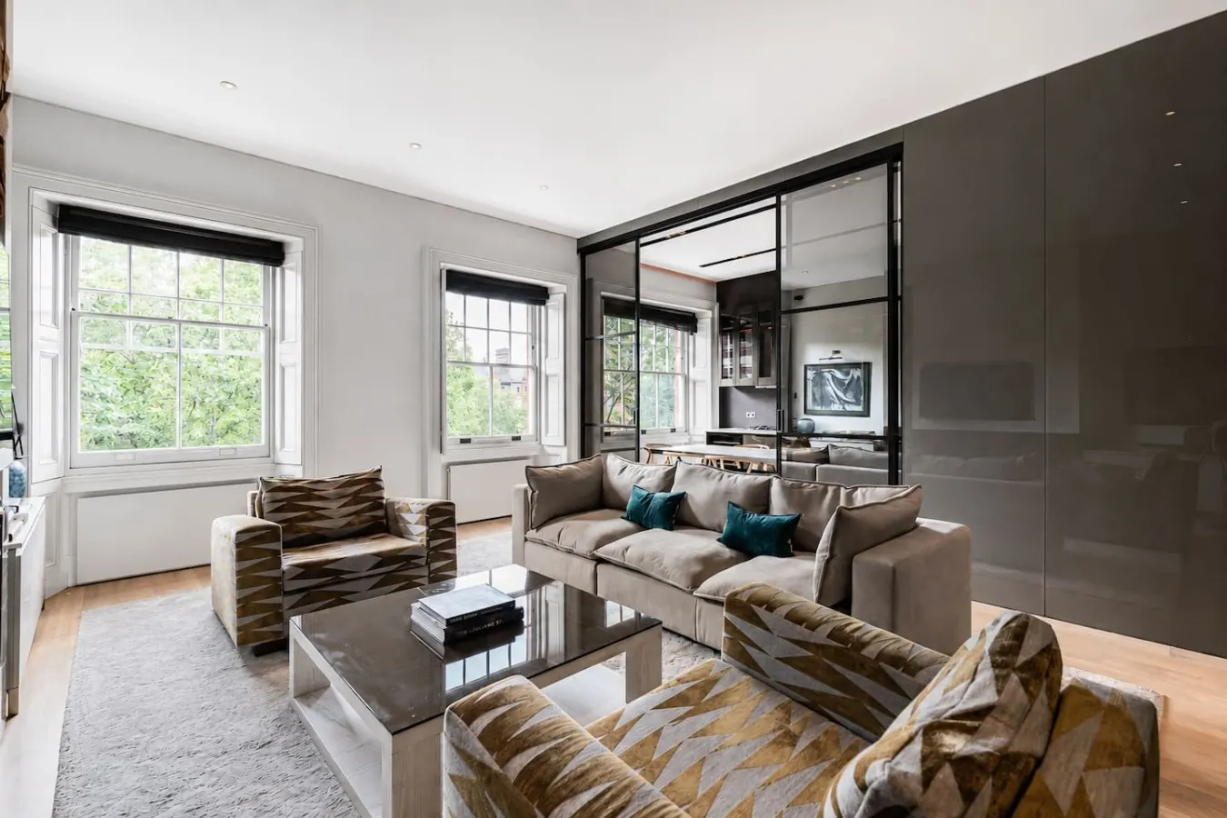 Cadogan Square 3-Bed | Elevator Access