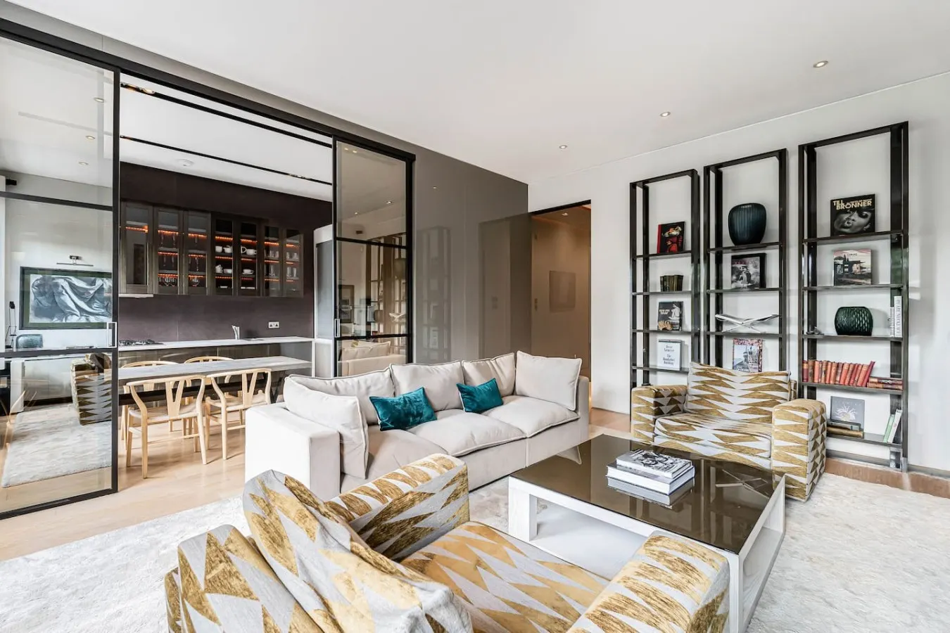 Cadogan Square 3-Bed Elevator Access 11