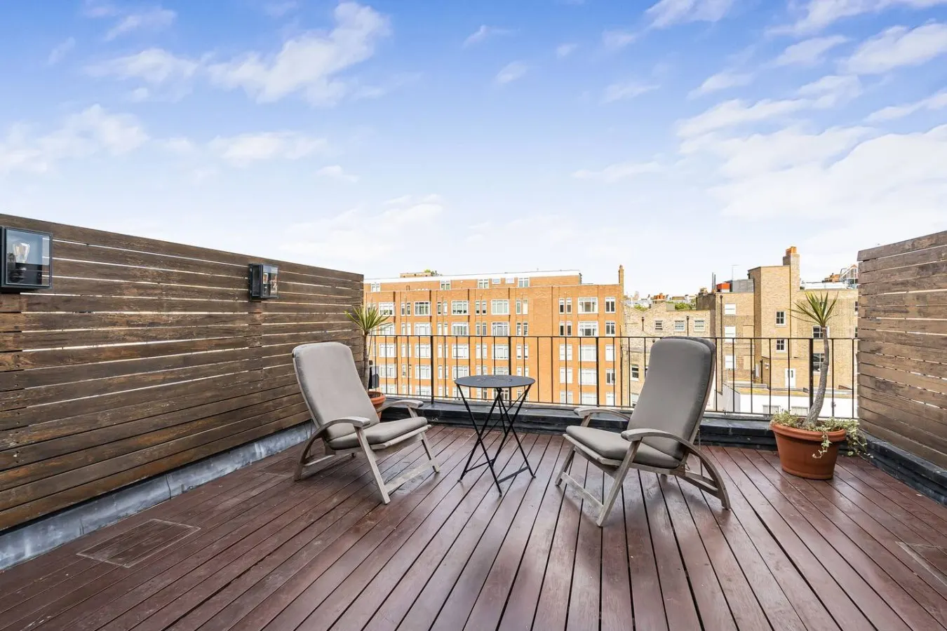 Cadogan Square 3-Bed | Elevator Access — photo 5