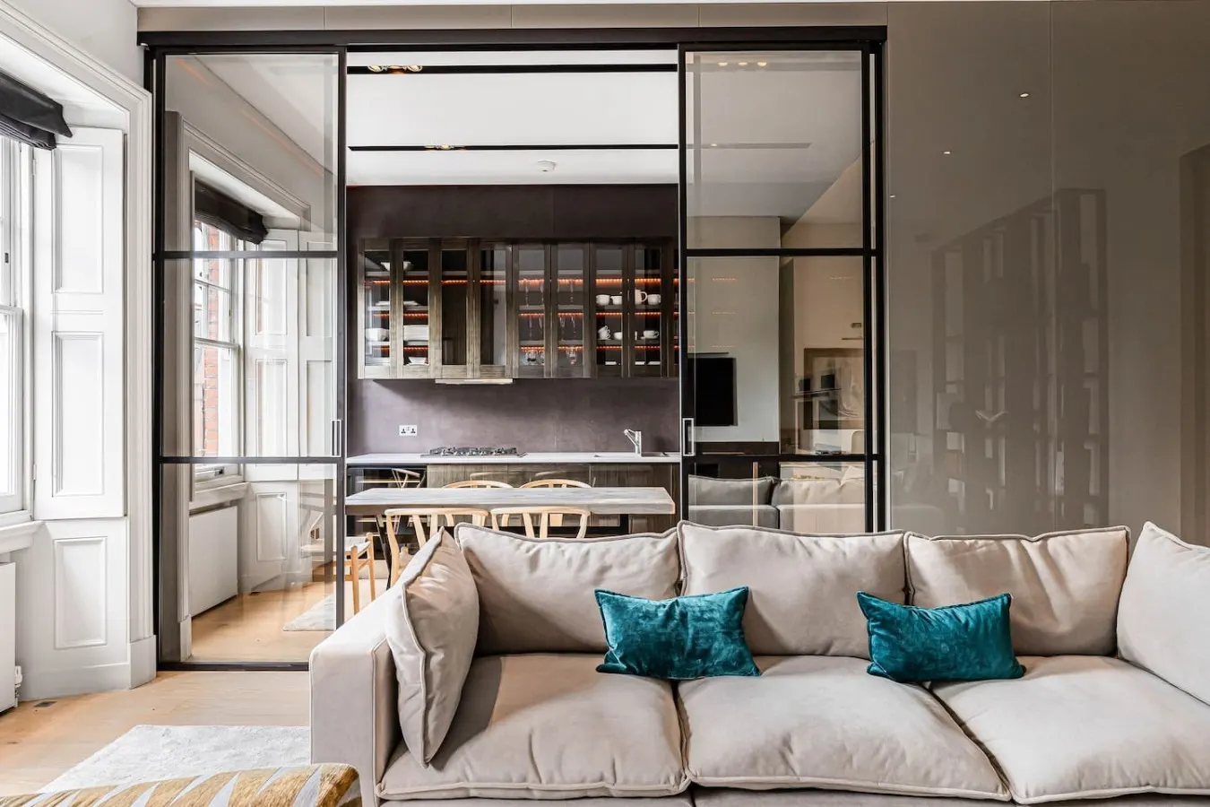 Cadogan Square 3-Bed Elevator Access 6