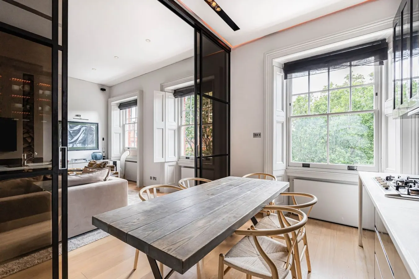 Cadogan Square 3-Bed Elevator Access 8