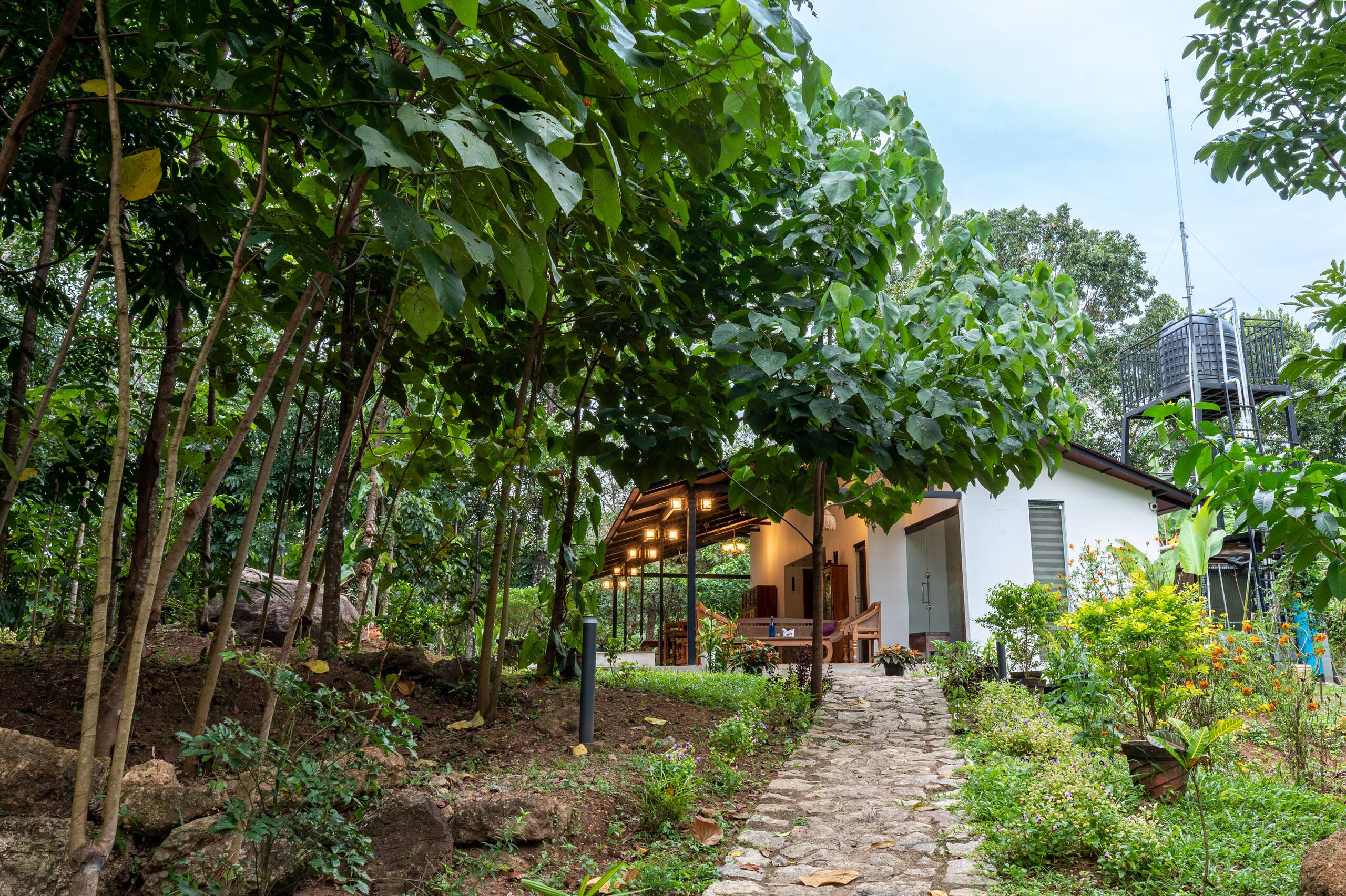 Cottage w pool near Jatayu earth centre | Llavu 37