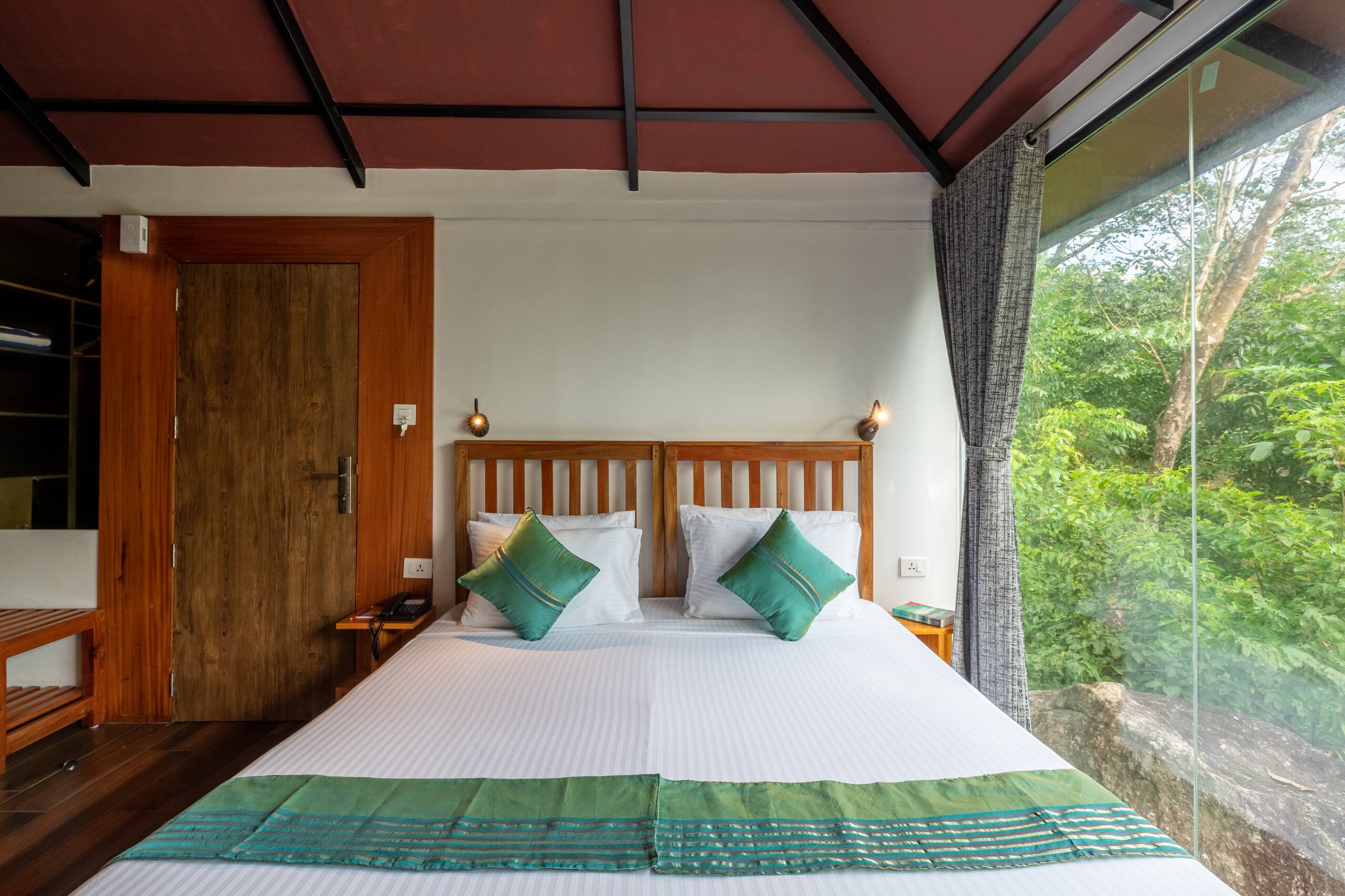 Cottage w pool near Jatayu earth centre | Llavu 12