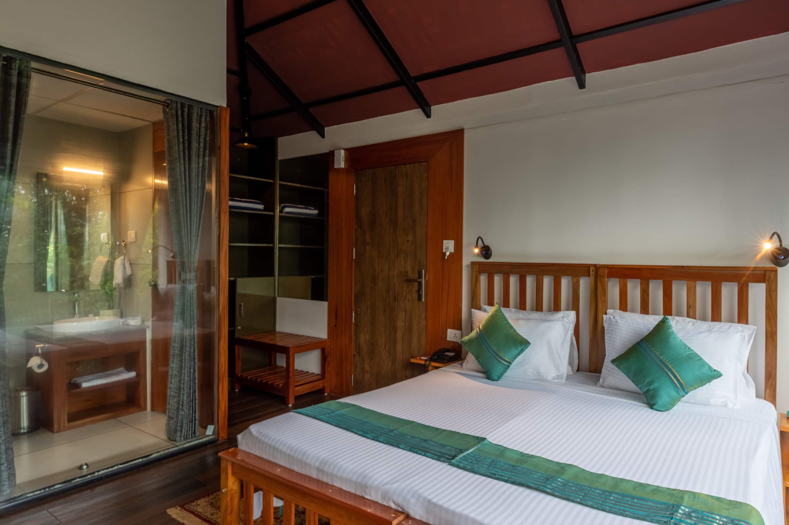 Cottage w pool near Jatayu earth centre | Llavu 7