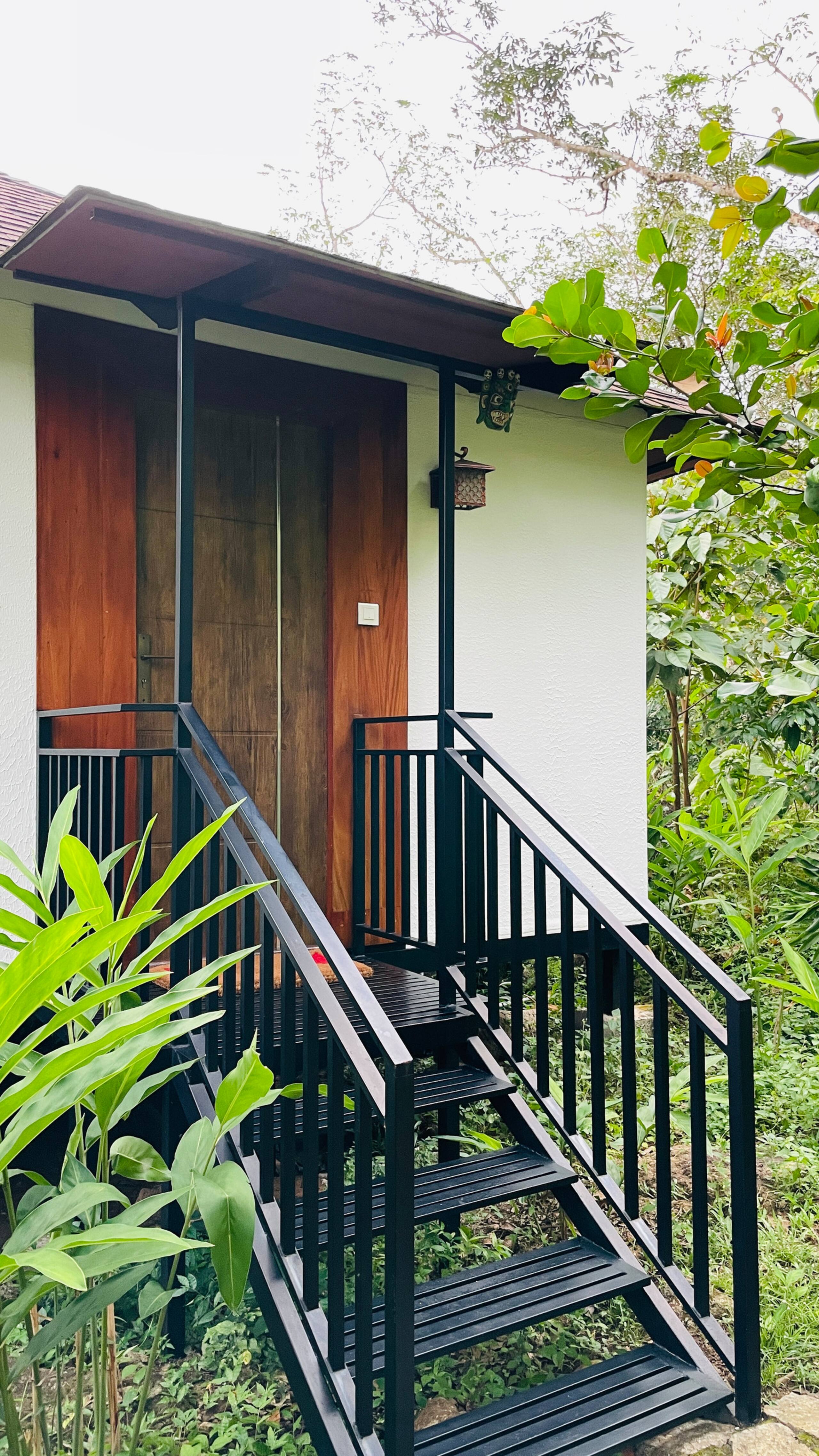 Cottage w pool near Jatayu earth centre | Llavu 26