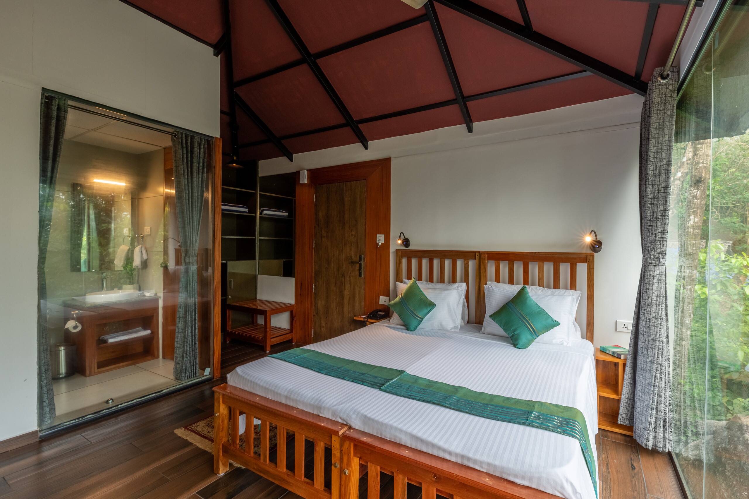 Cottage w pool near Jatayu earth centre | Llavu 11