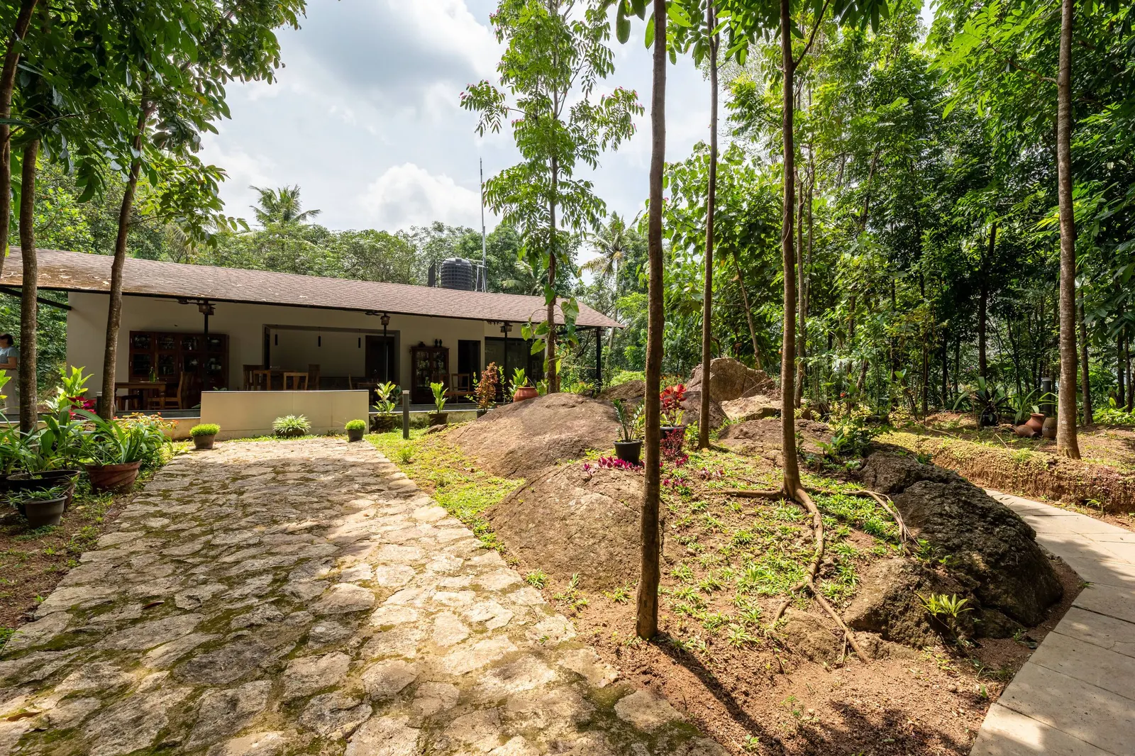 Cottage w pool near Jatayu earth centre Llavu 35