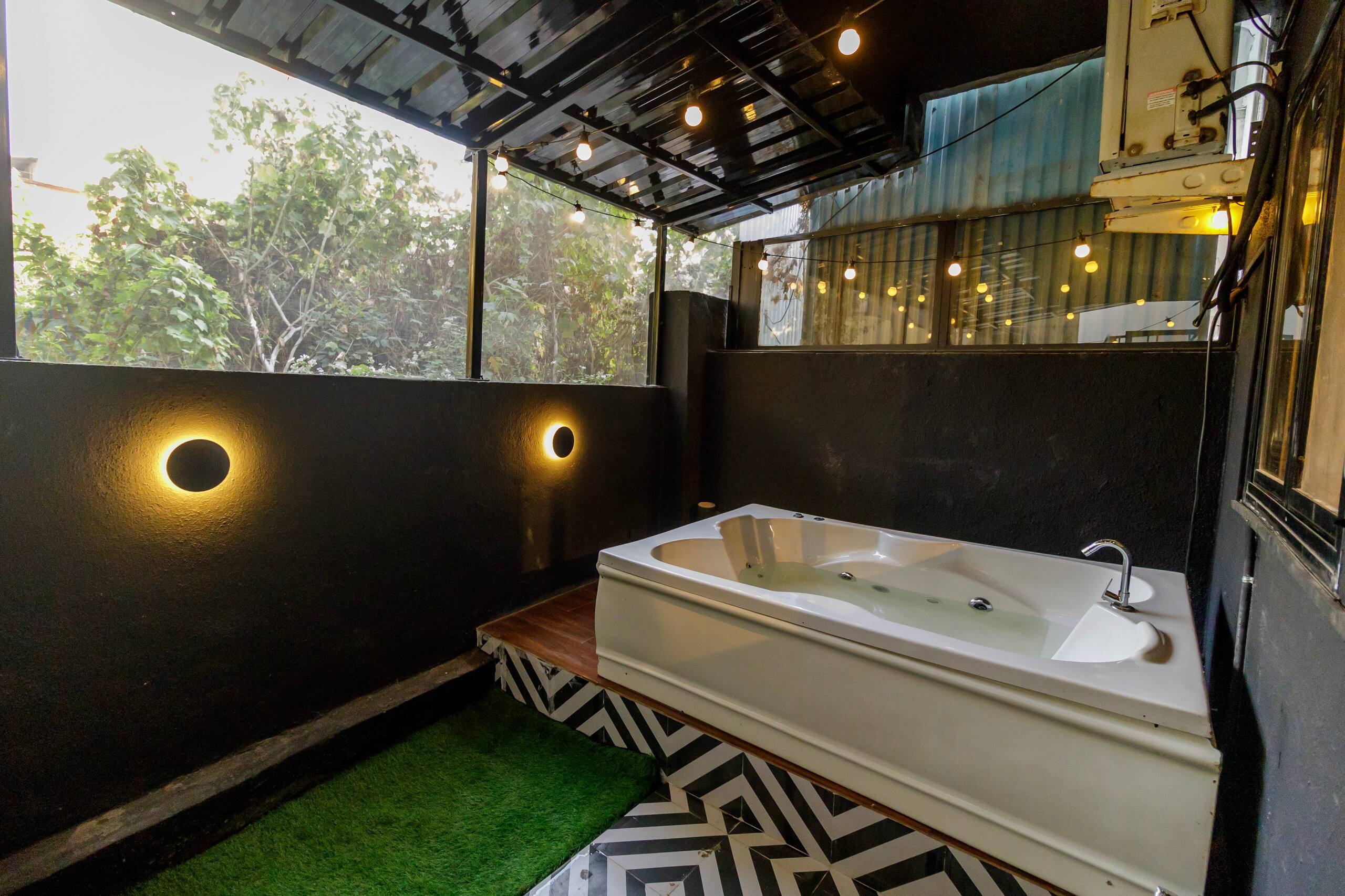 Tesoro villa w/private jacuzzi by Comfort Quarters 26