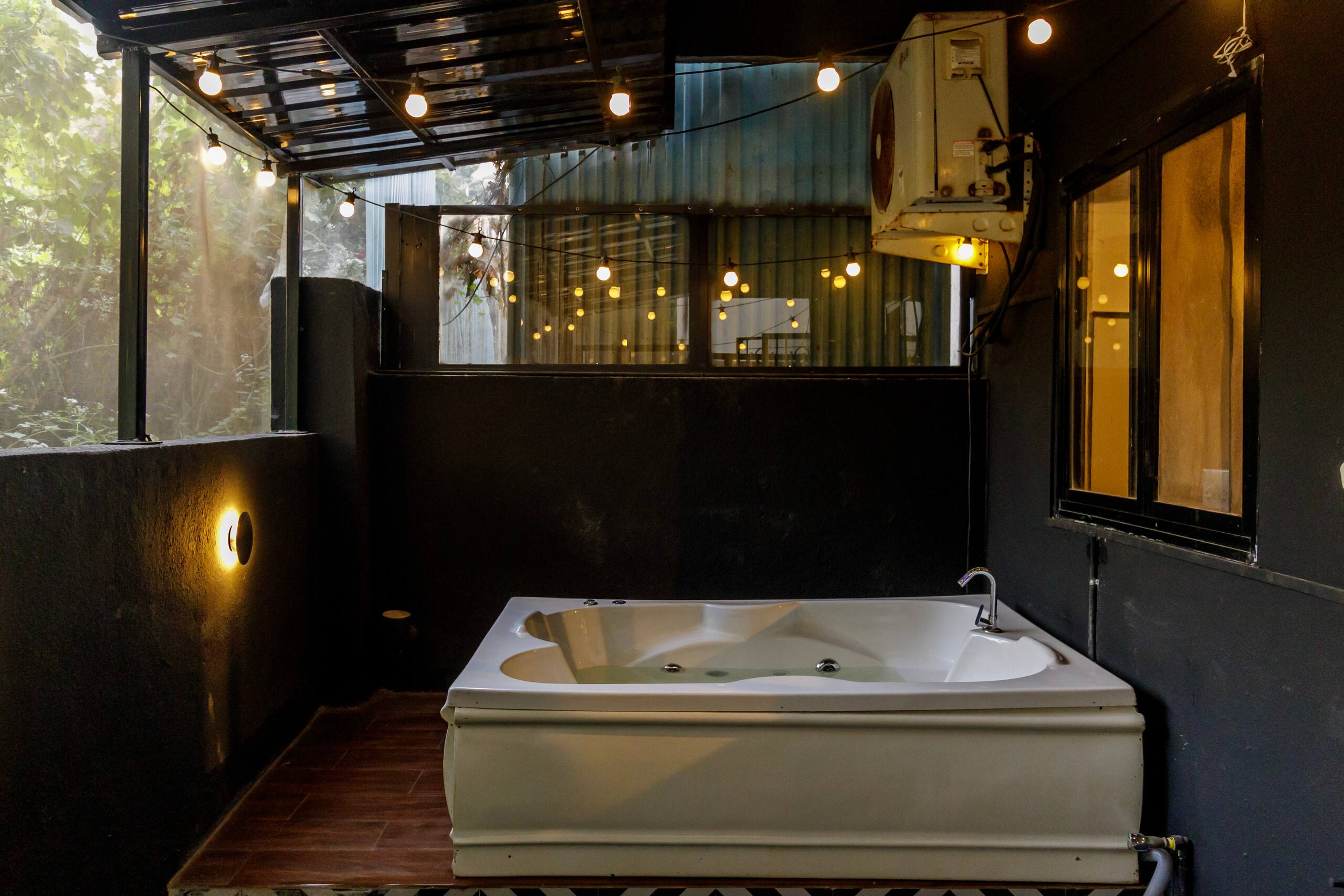 Tesoro villa w/private jacuzzi by Comfort Quarters 27