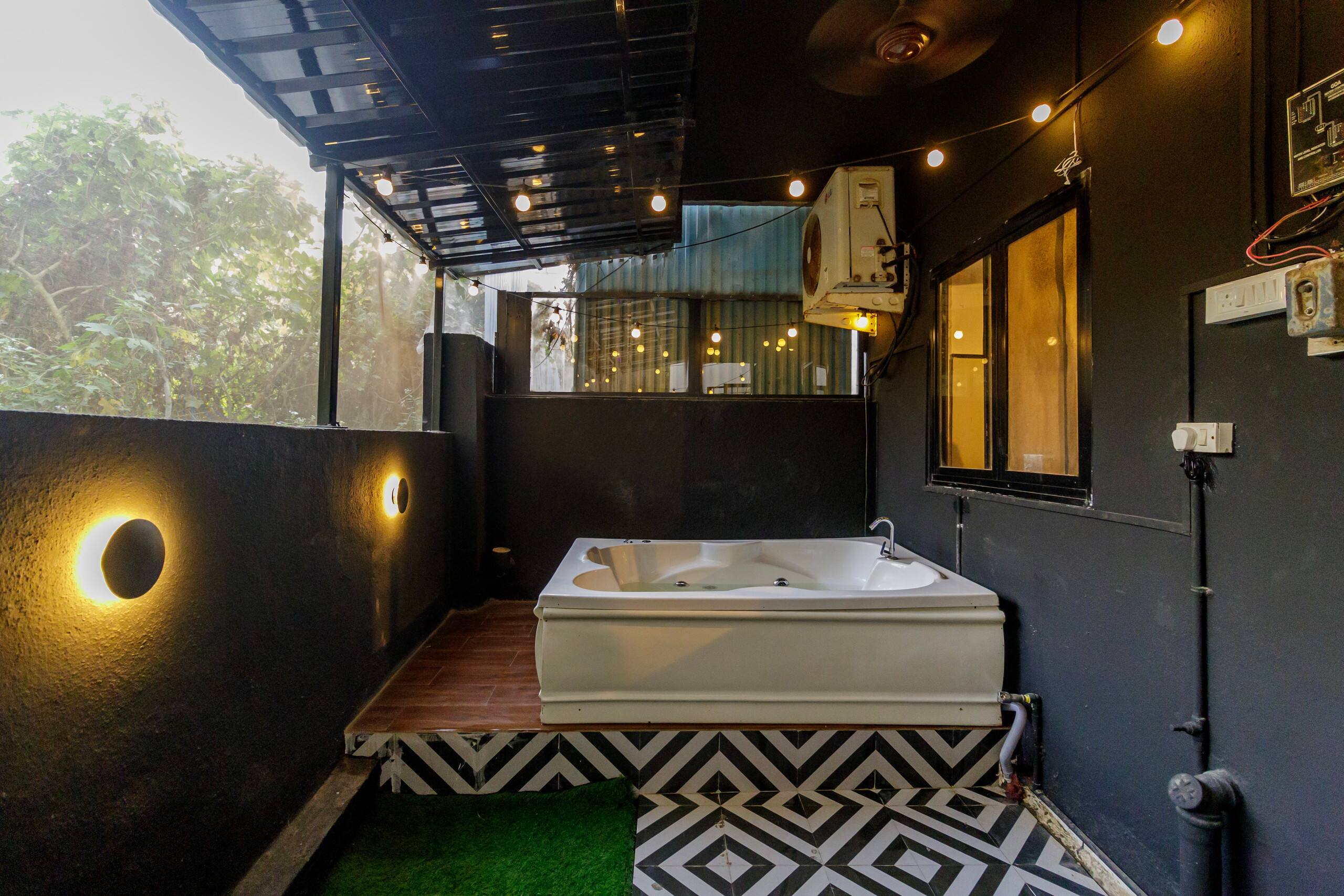 Tesoro villa w/private jacuzzi by Comfort Quarters 25