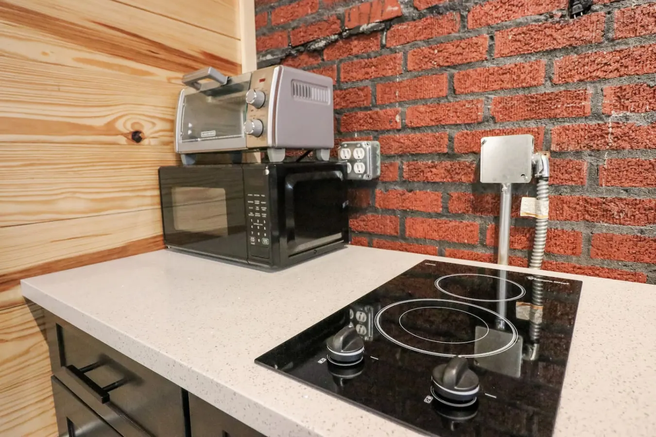Restored Historic Loft - 3 mins to the beach! 13