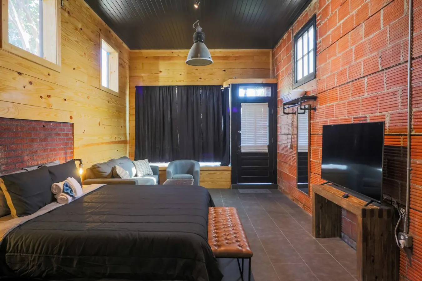 Restored Historic Loft - 3 mins to the beach! 18