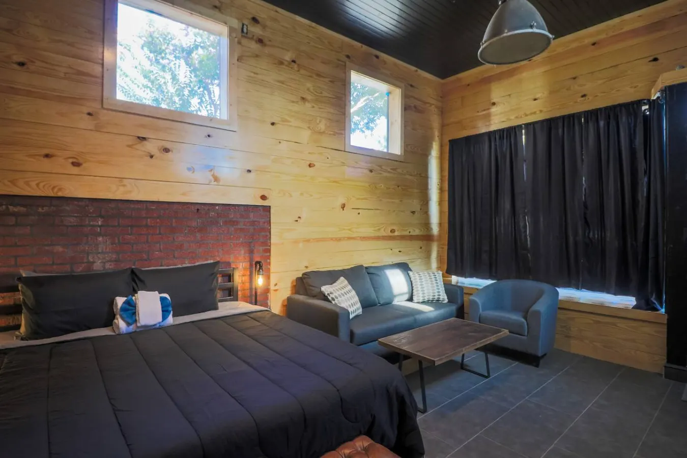 Restored Historic Loft - 3 mins to the beach! 8