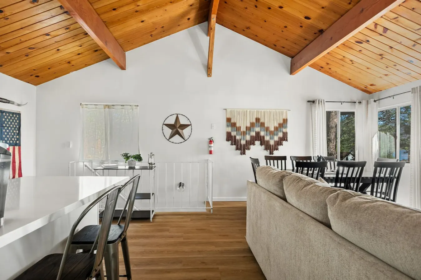 Cowboy Cabin w Lake View, EV Charger, Near Village 10