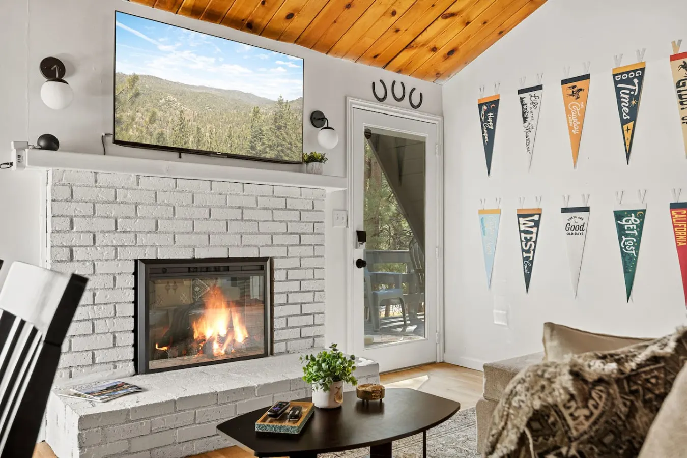 Cowboy Cabin w Lake View, EV Charger, Near Village 13