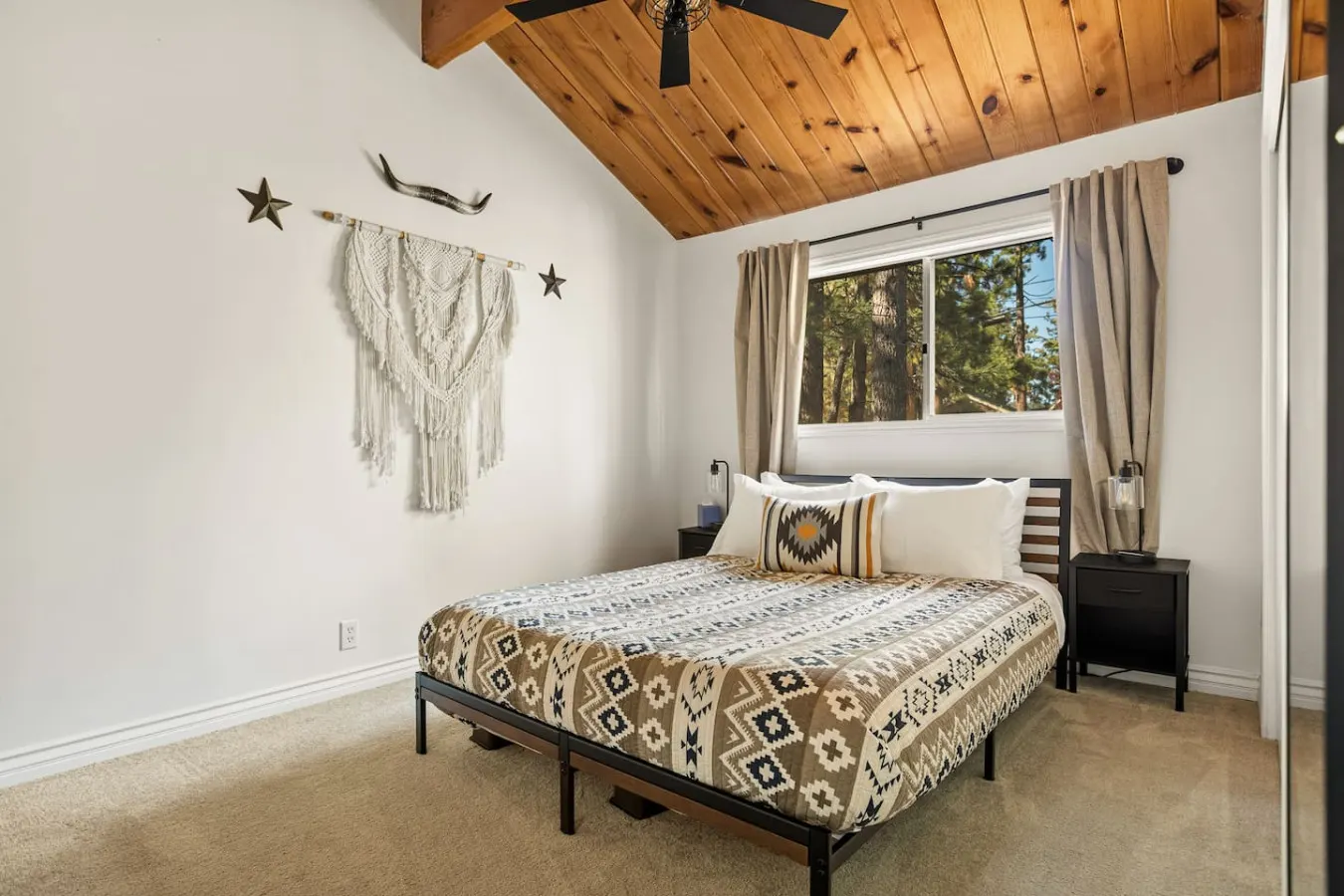 Cowboy Cabin w Lake View, EV Charger, Near Village 20