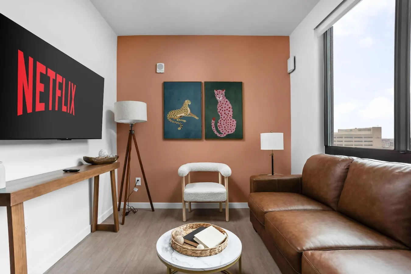 Chic Studio w/ Fee Parking+Pool+Gym+Free Espresso