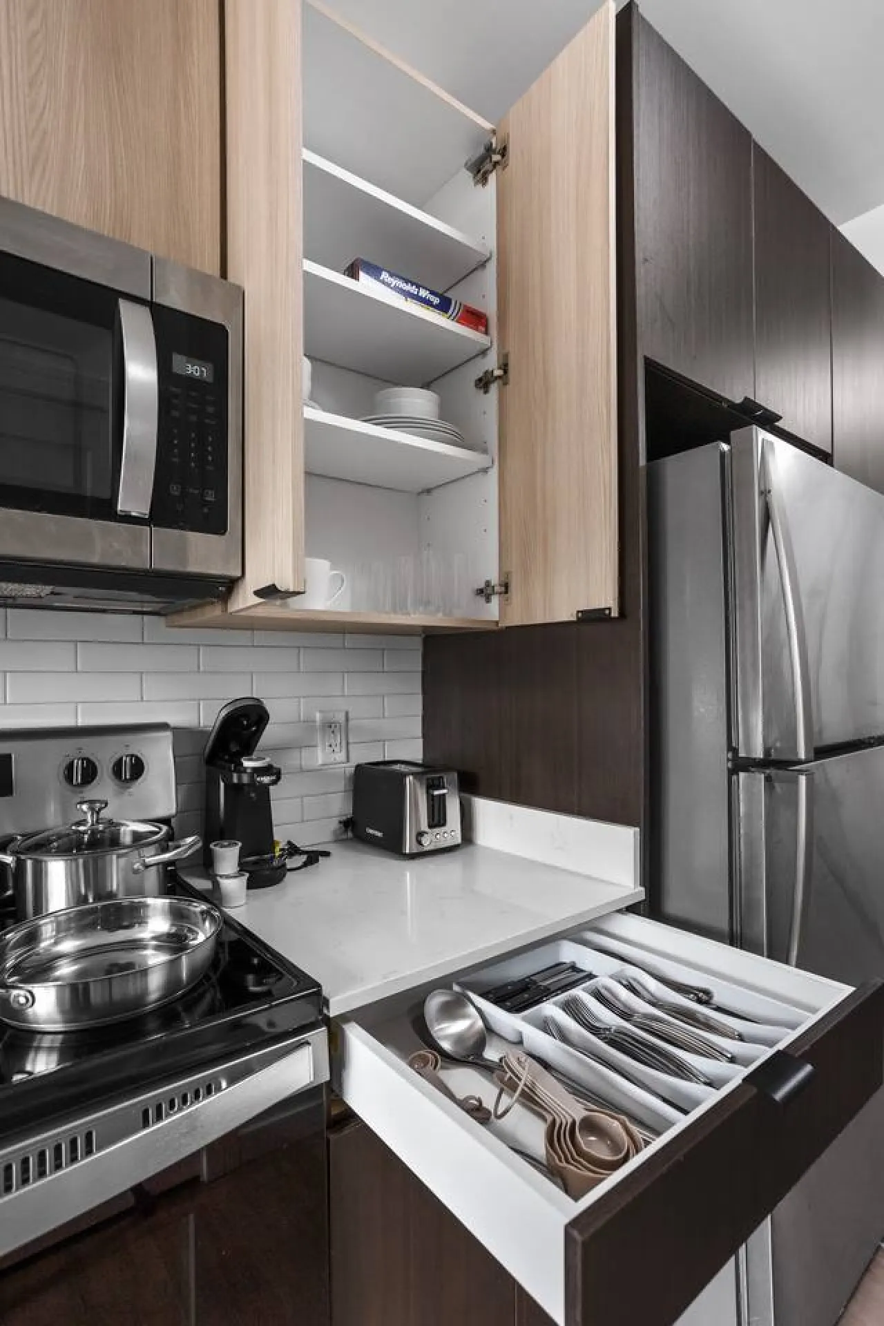 Chic Studio w/ Fee Parking+Pool+Gym+Free Espresso 12