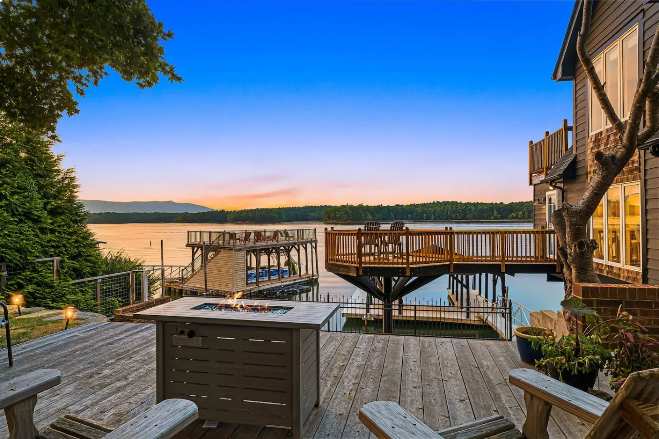 Lakefront Escape Dock Access and Mountain Views! 8