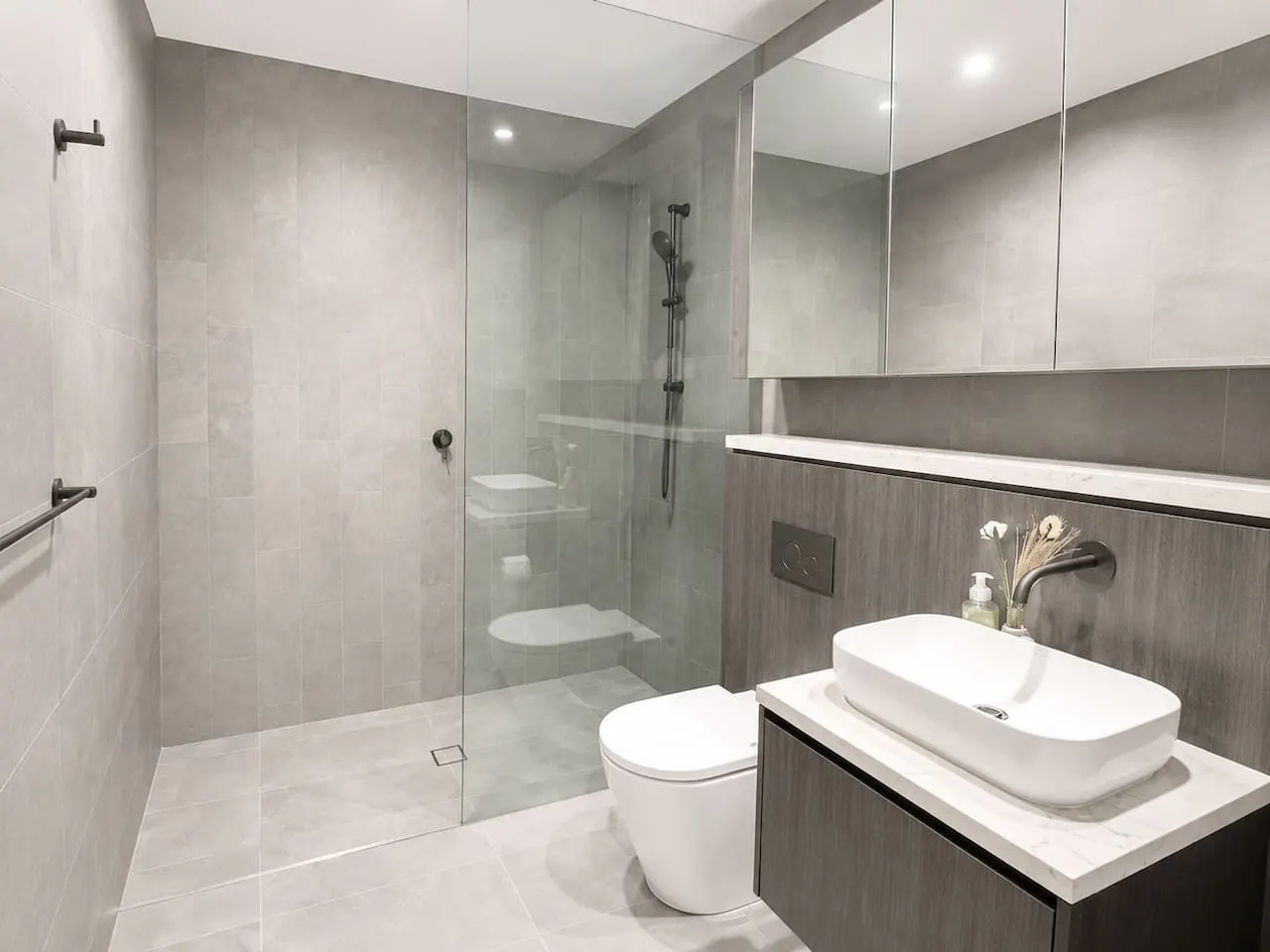 Modern & Spacious 2B Apartment in Lidcombe — photo 5