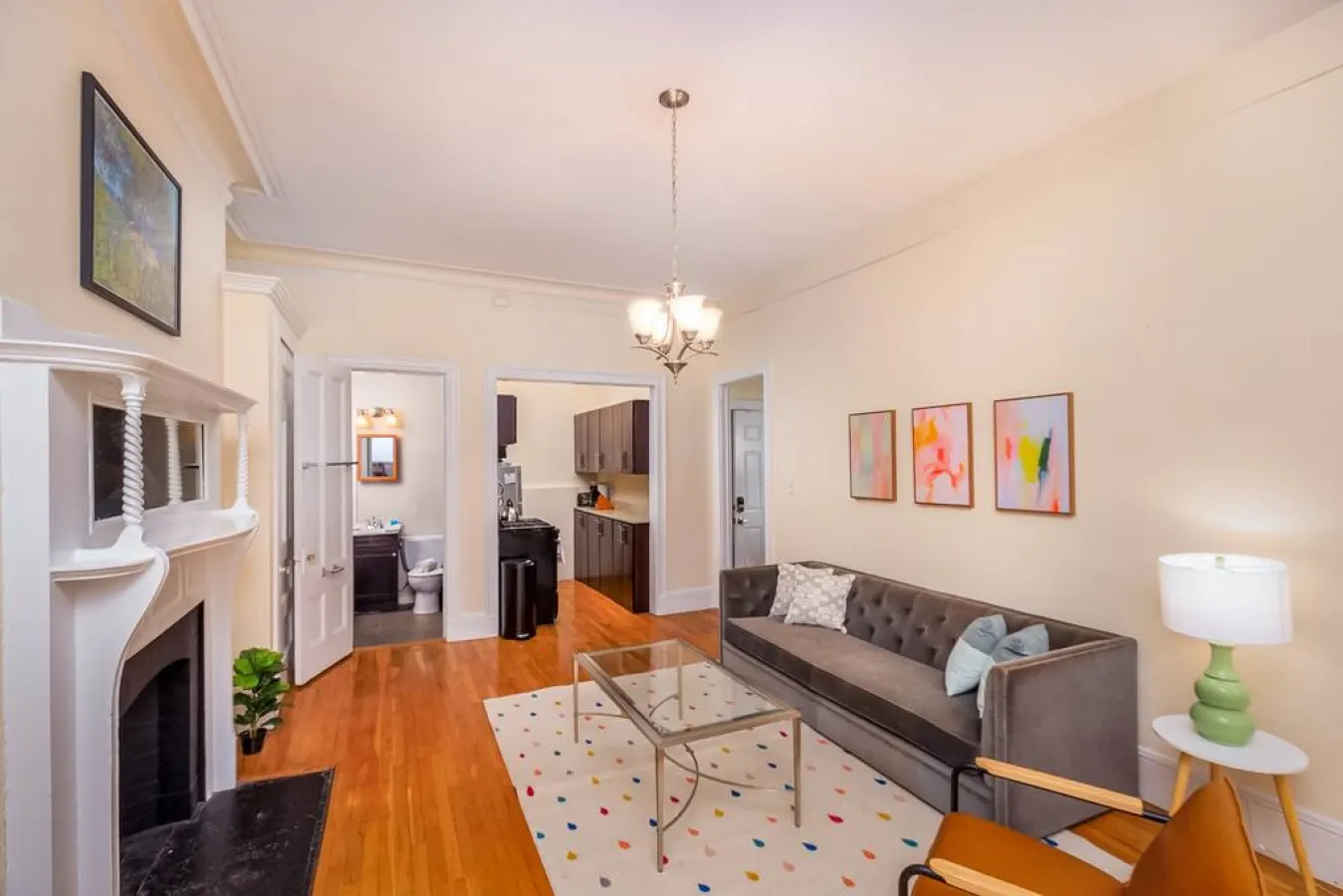 Beautiful Newbury St. 1Br 6