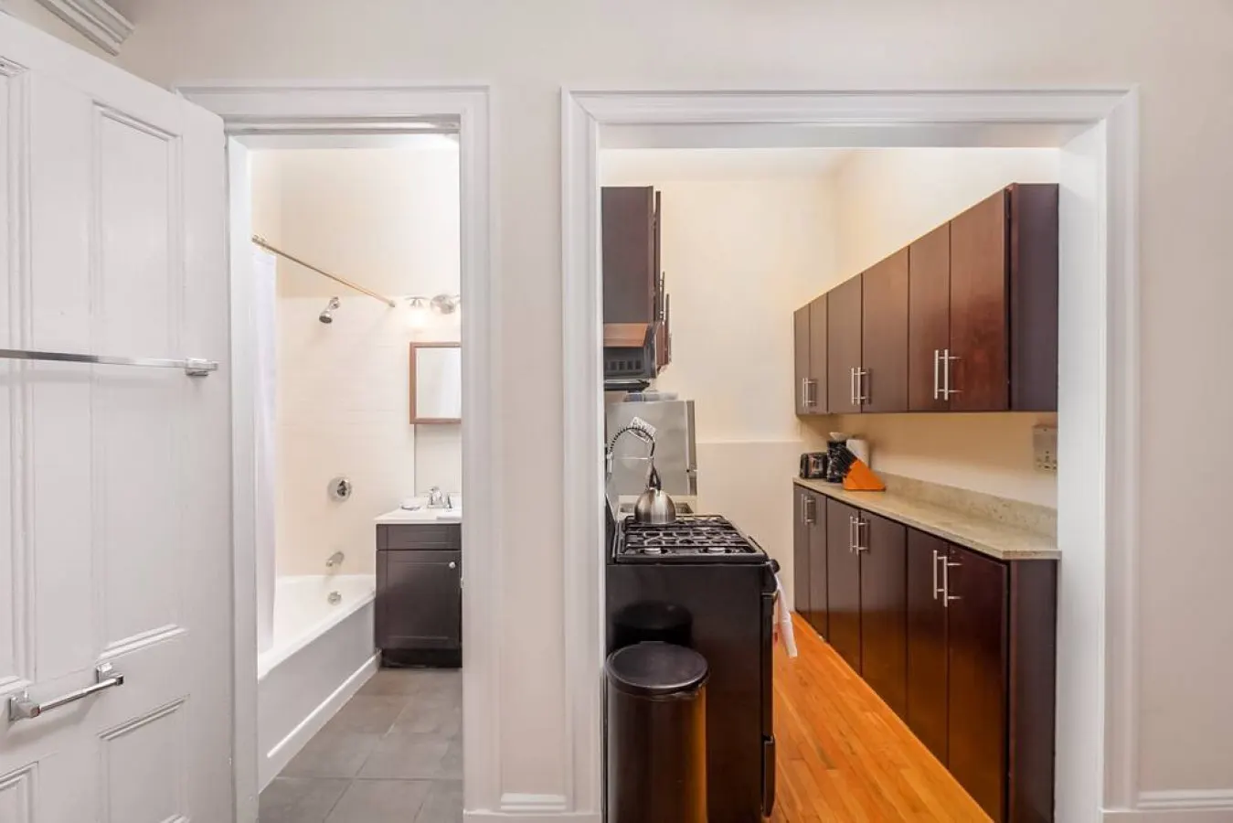 Beautiful Newbury St. 1Br 8