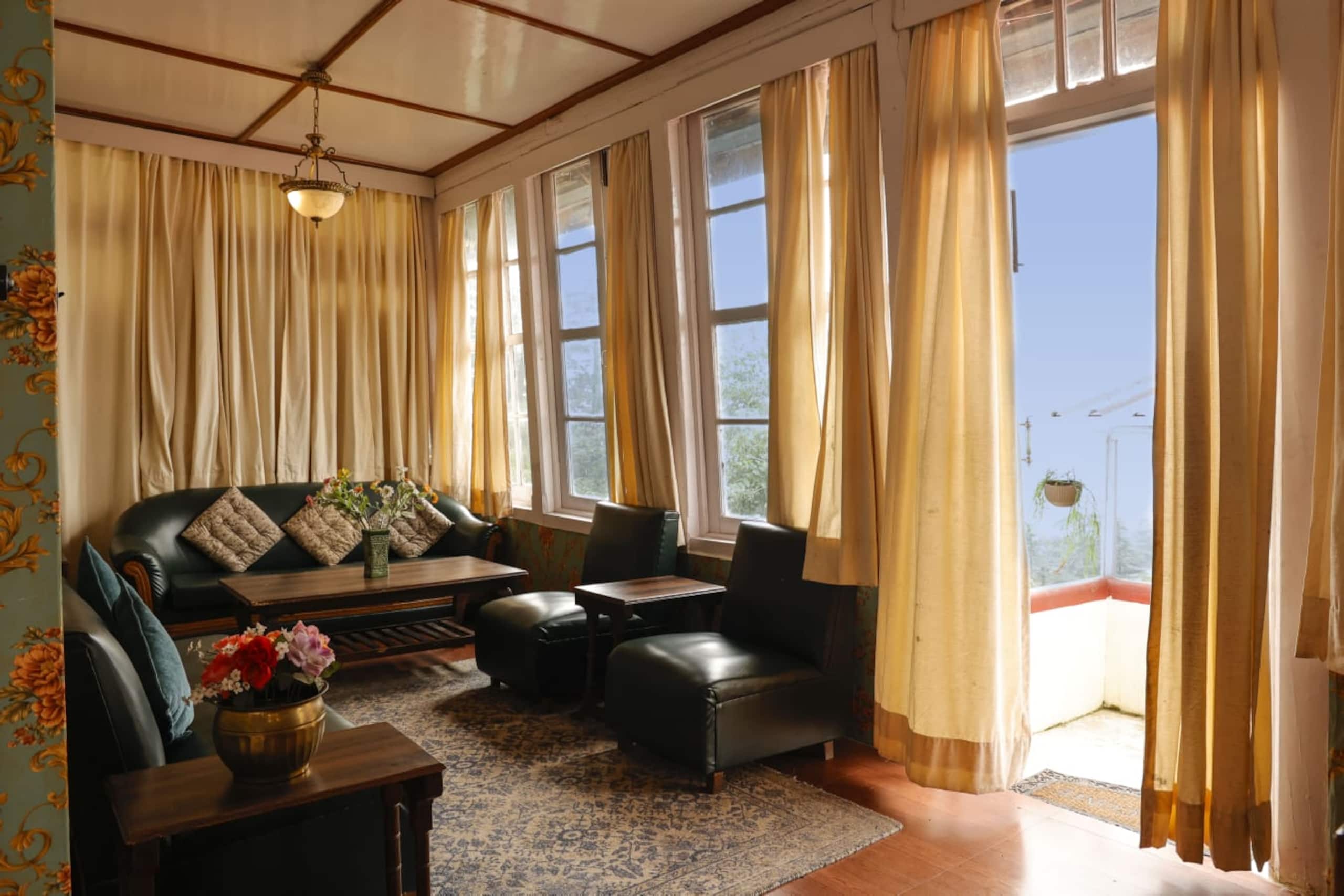 "Marley Villa" 3 BHK Private Heritage Cottage 12