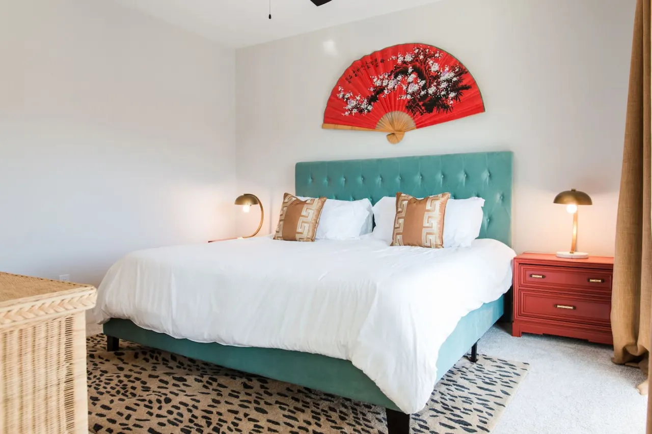 Beautiful King Bed Master 2-Bed 2-Bath Condo 3
