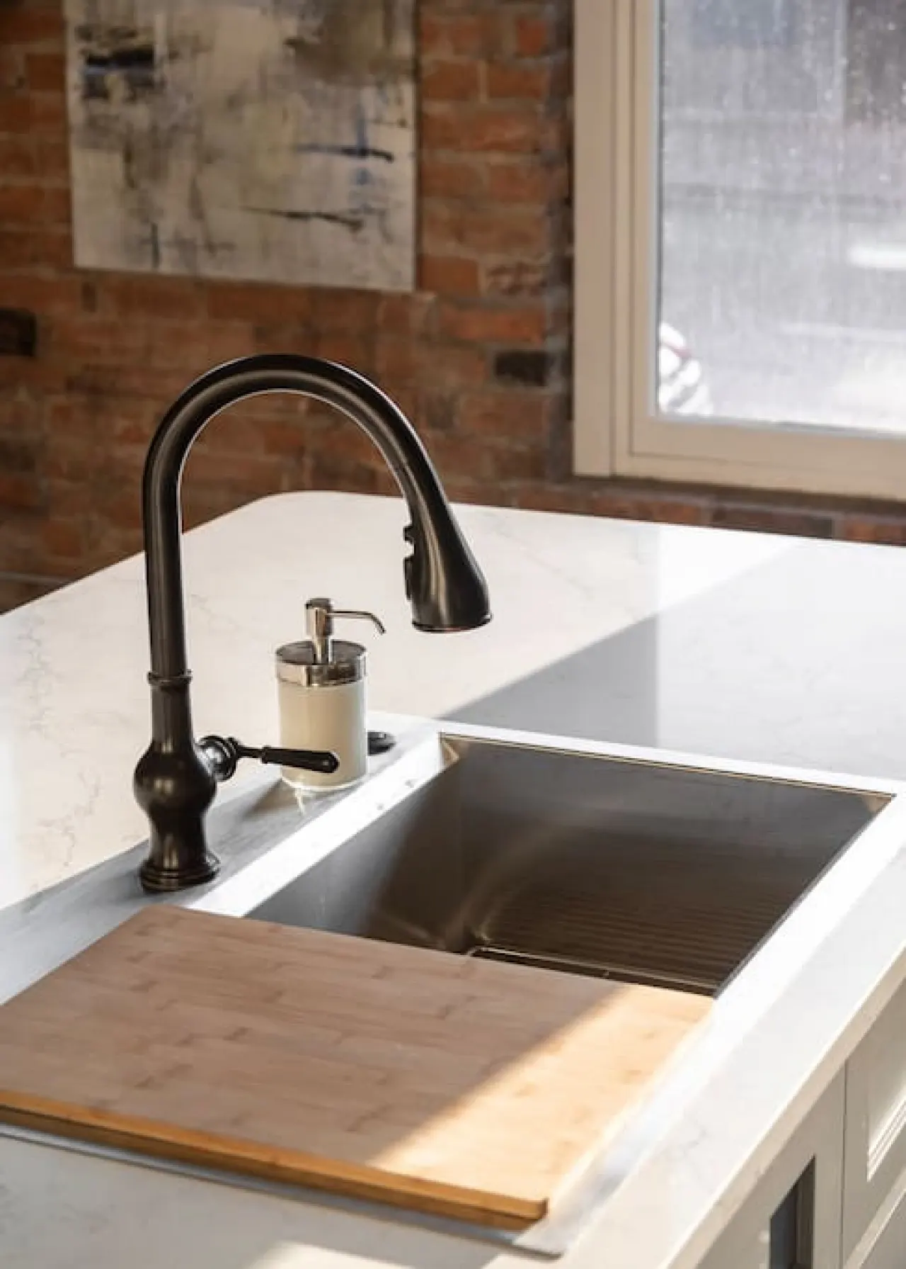 Parlor: Explore OTR/Downtown from a Renovated Condo 17