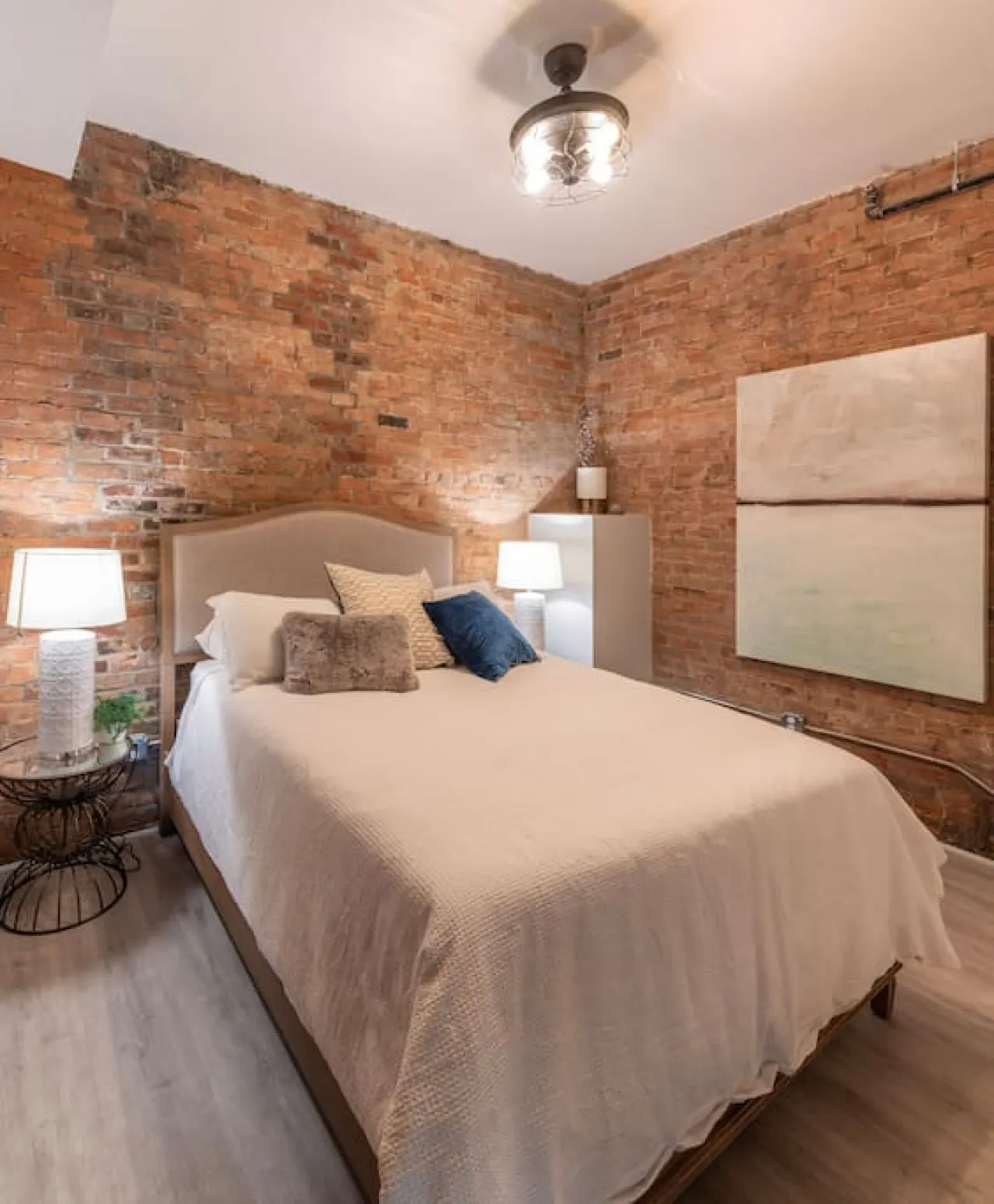 Parlor: Explore OTR/Downtown from a Renovated Condo 6