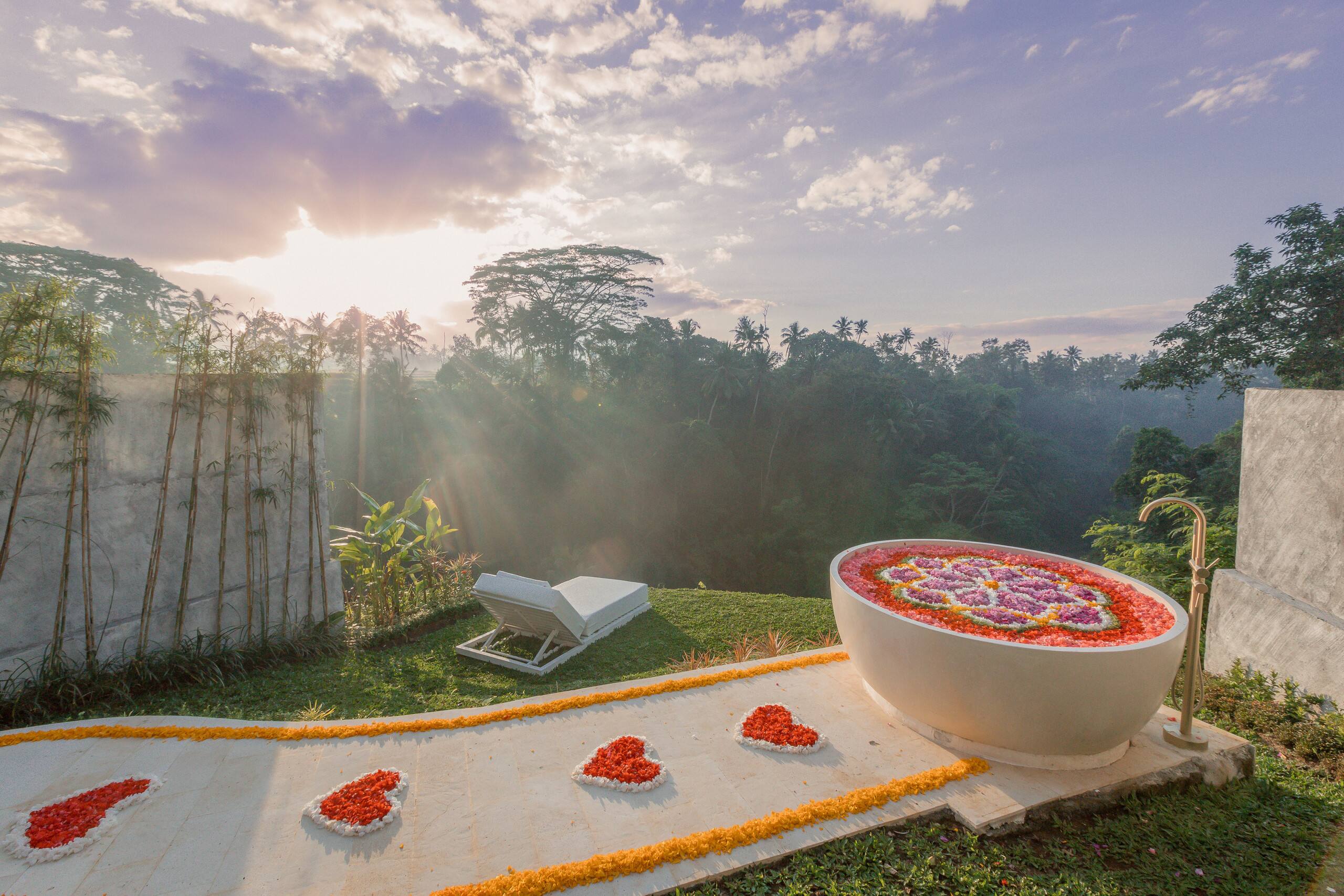 Romantic Suite Jungle/River View @VillaCellaBella 10